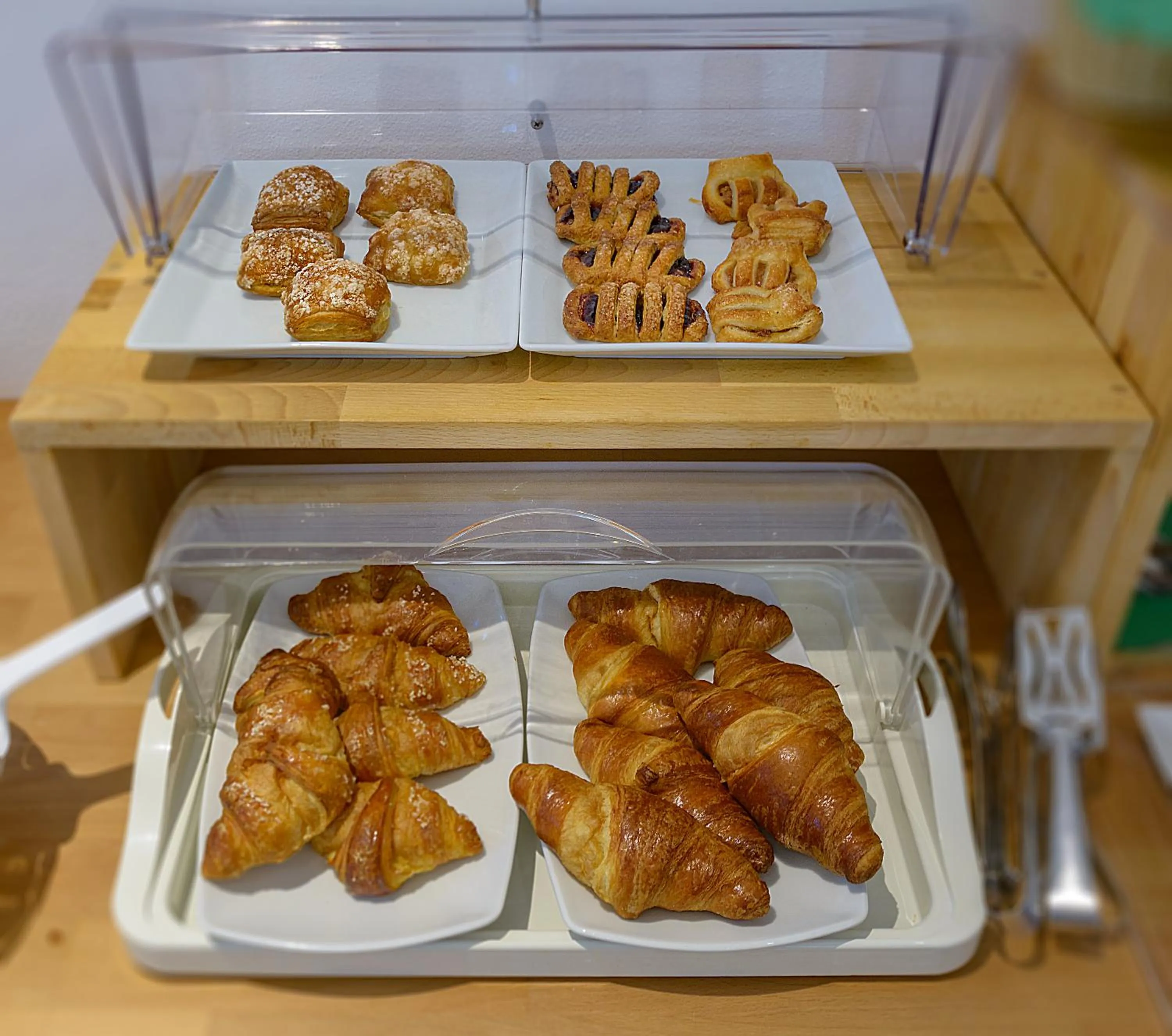 Breakfast in Hotel Vittoria