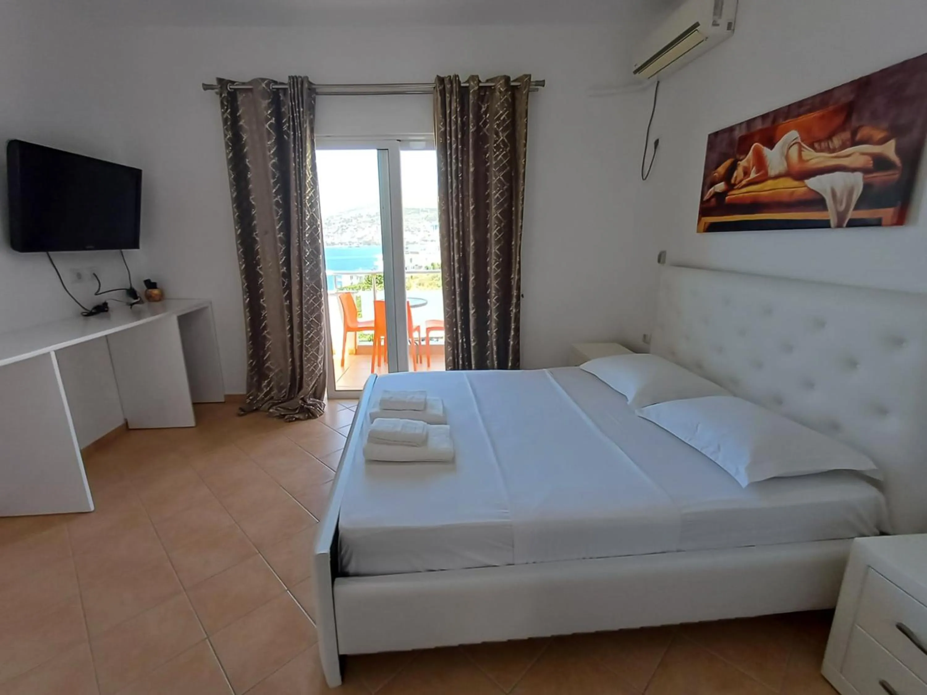 Bed in Hotel Sherifi