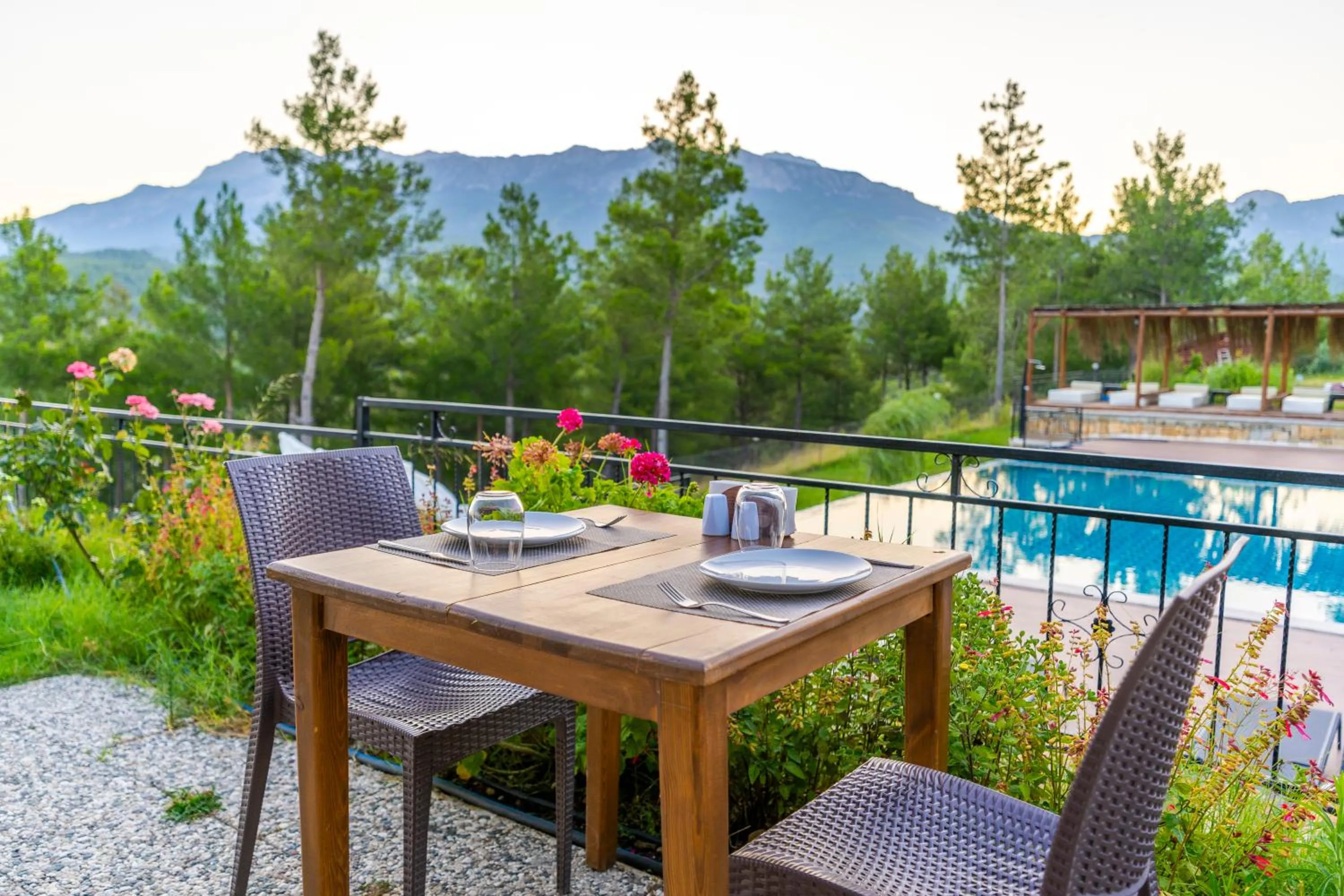 Restaurant/places to eat in Maison Green Hill Hobbit Villas & Boutique Hotel