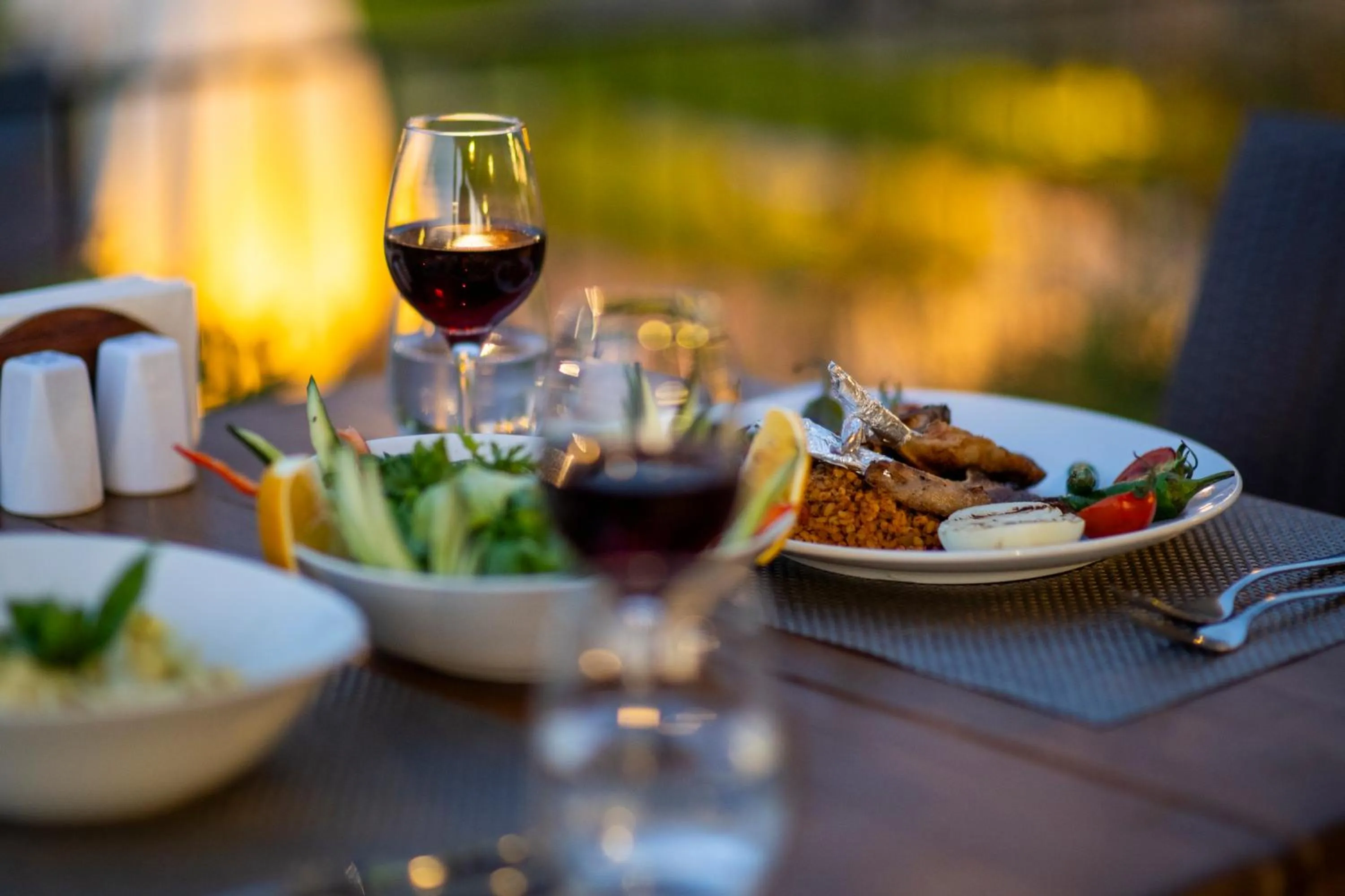 Food and drinks in Maison Green Hill Hobbit Villas & Boutique Hotel