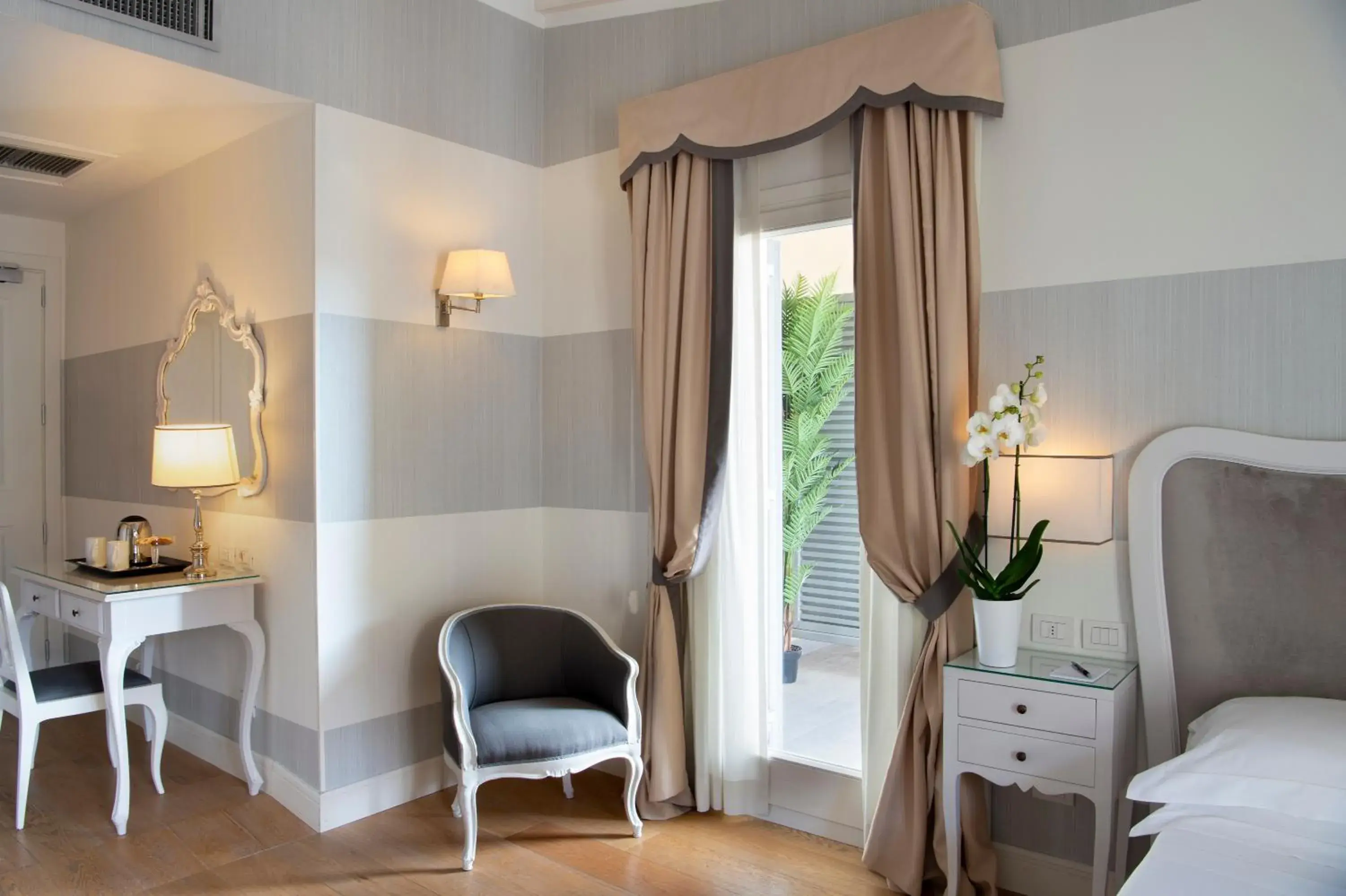 Bedroom, Bed in Hotel Rapallo Bedroom, Bed in Hotel Rapallo