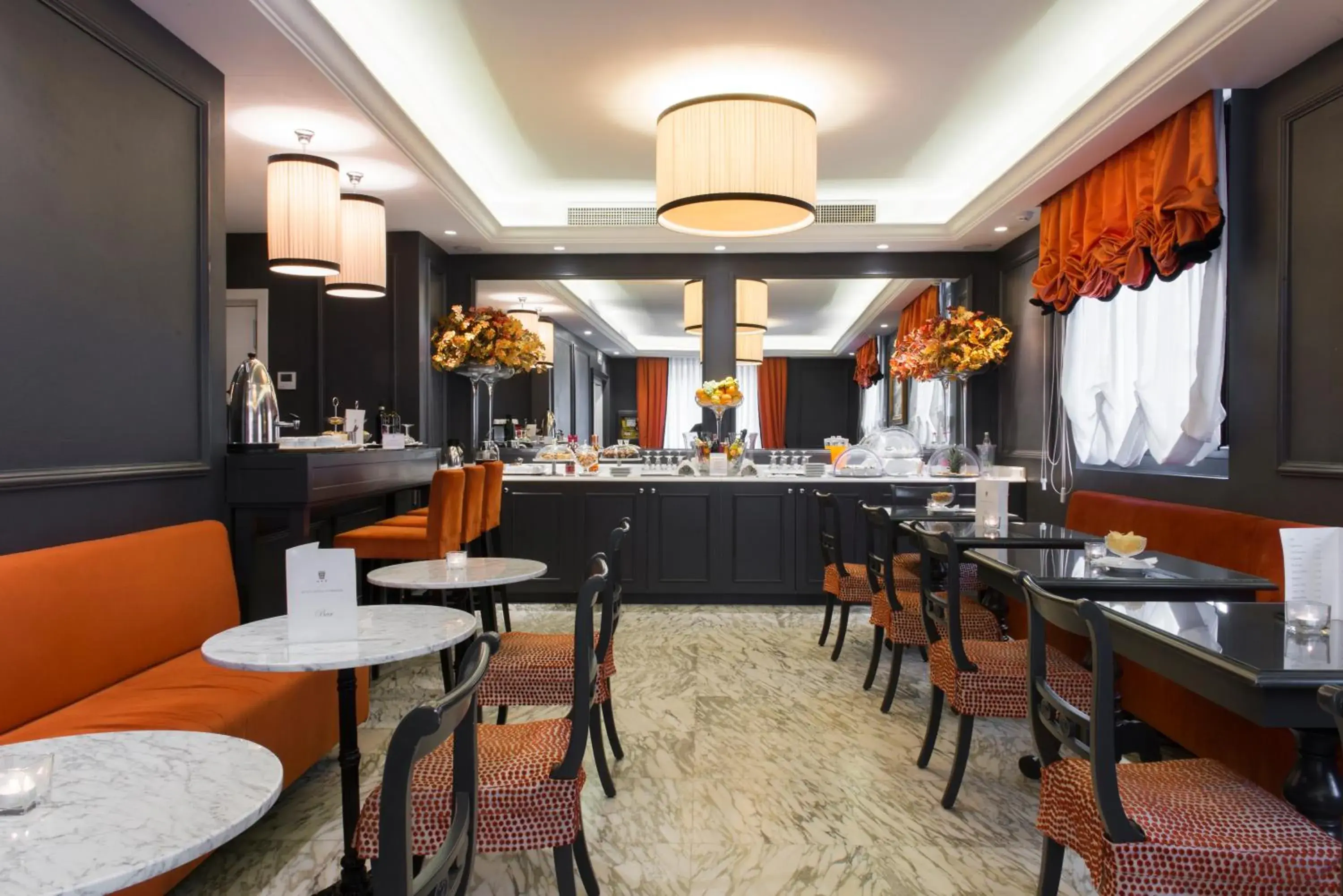 Lounge or bar in Hotel Rapallo Lounge or bar in Hotel Rapallo