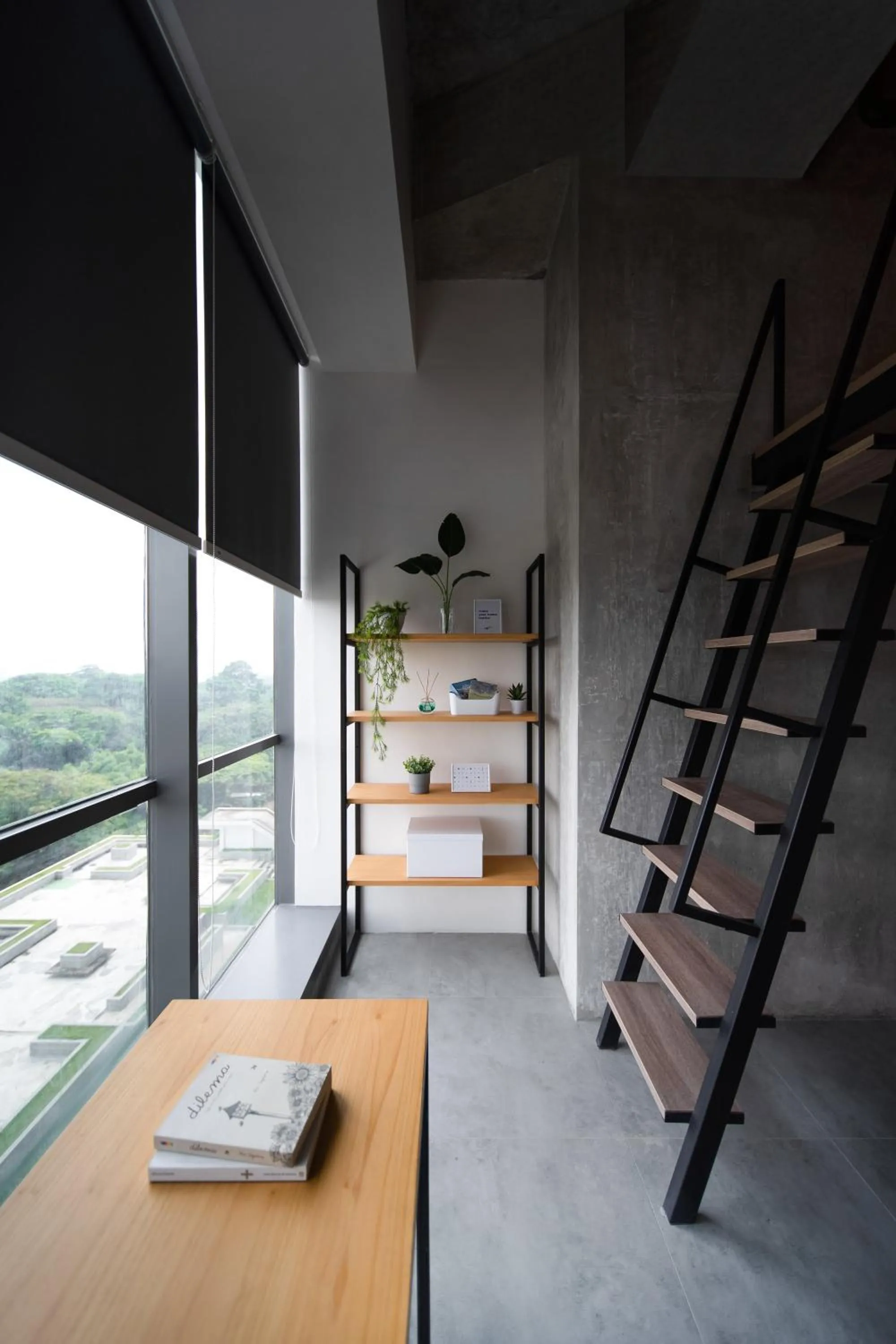 Photo of the whole room in Cove Hillcrest