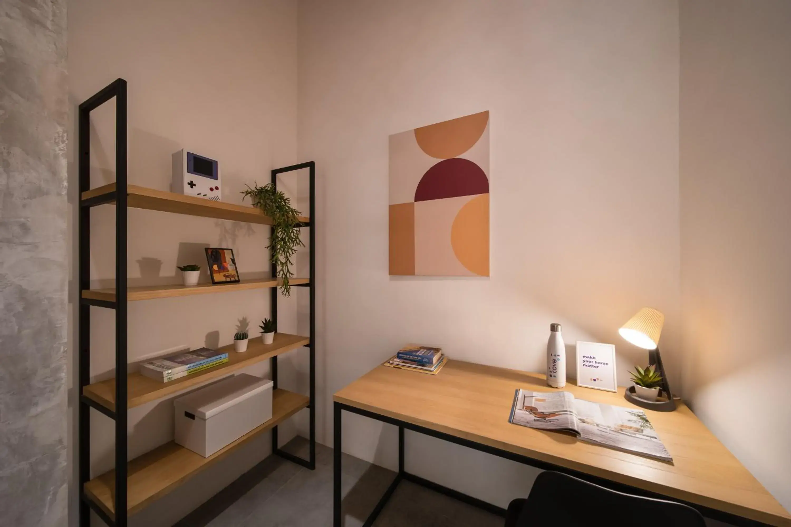 Seating area, Bed in Cove Hillcrest Seating area, Bed in Cove Hillcrest