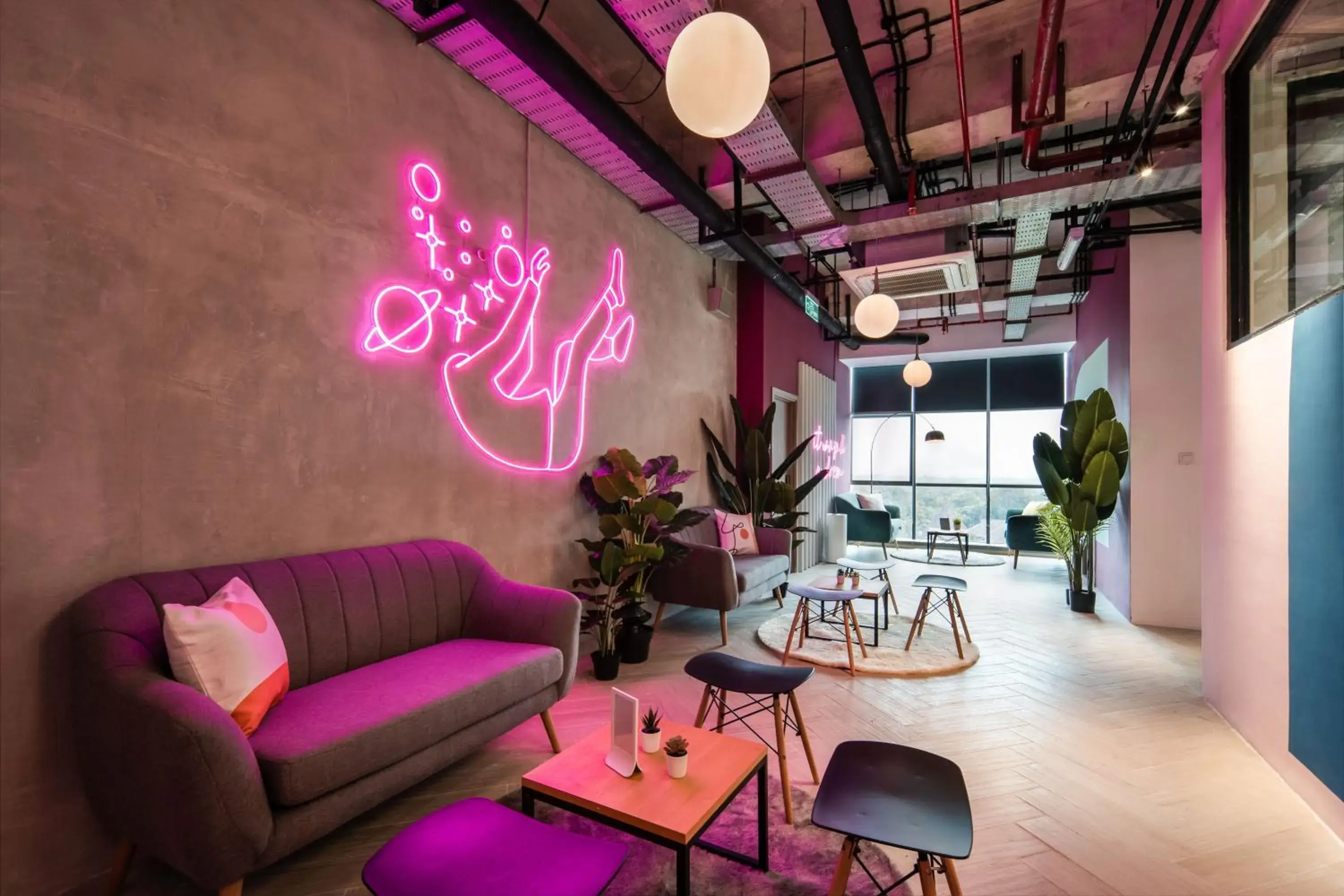 Lounge or bar in Cove Hillcrest Lounge or bar in Cove Hillcrest