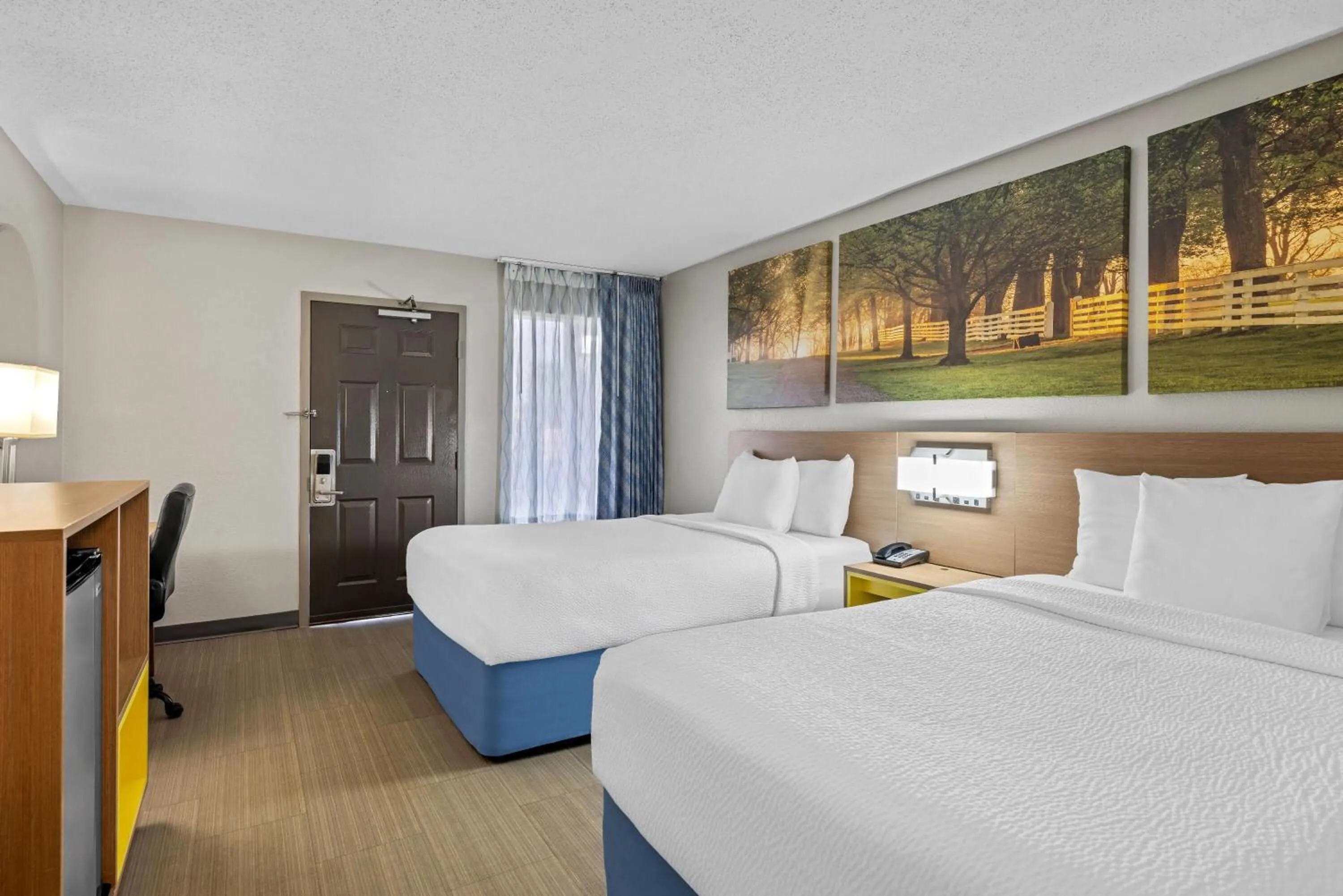 Bed in Days Inn by Wyndham Chattanooga/Hamilton Place