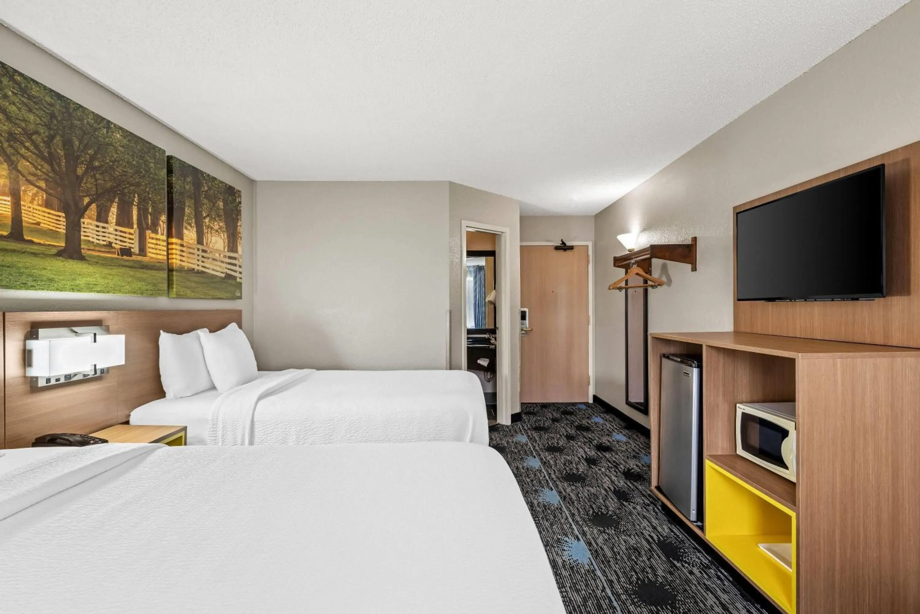 Bed in Days Inn by Wyndham Chattanooga/Hamilton Place