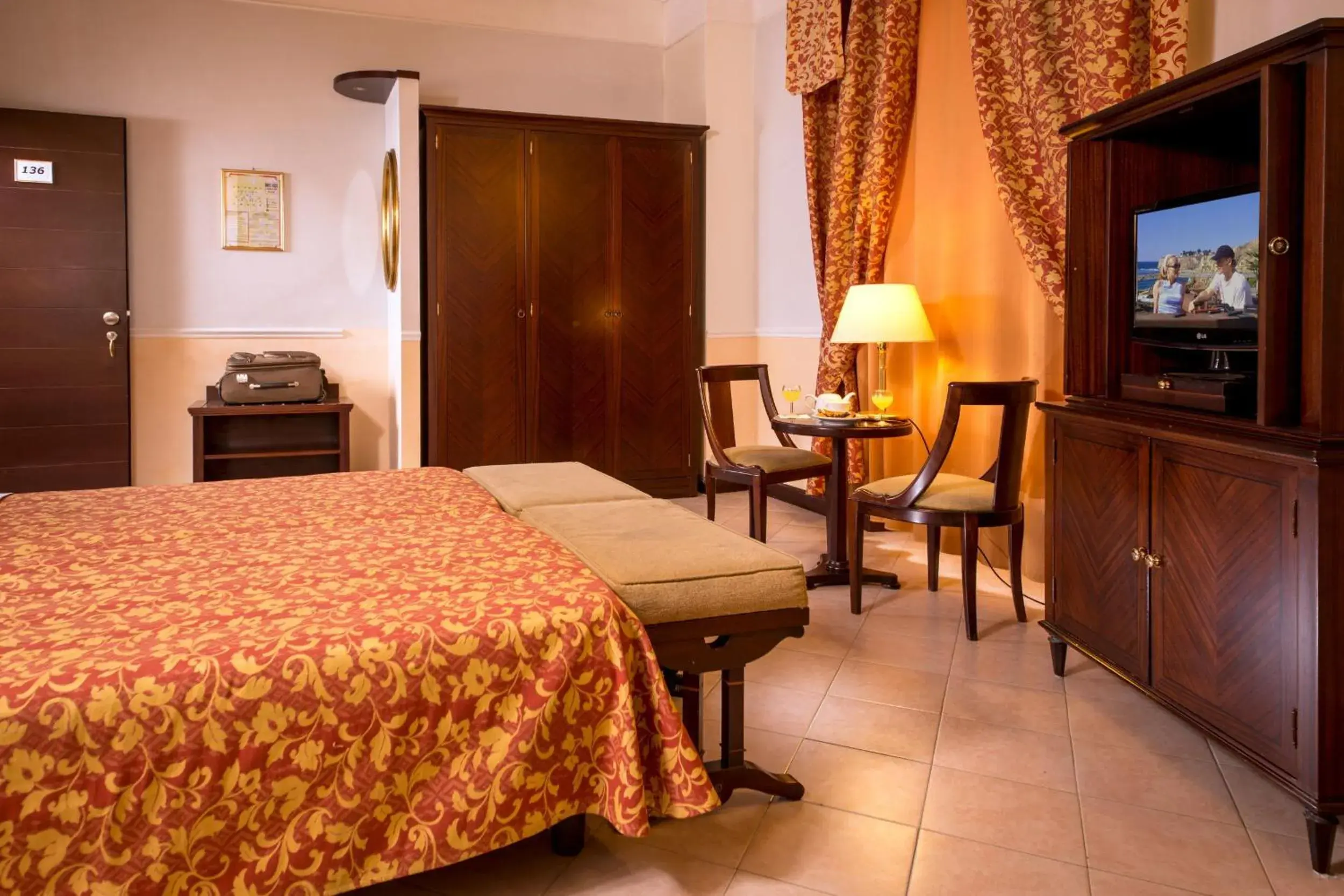 Bed in Hotel Nizza Bed in Hotel Nizza