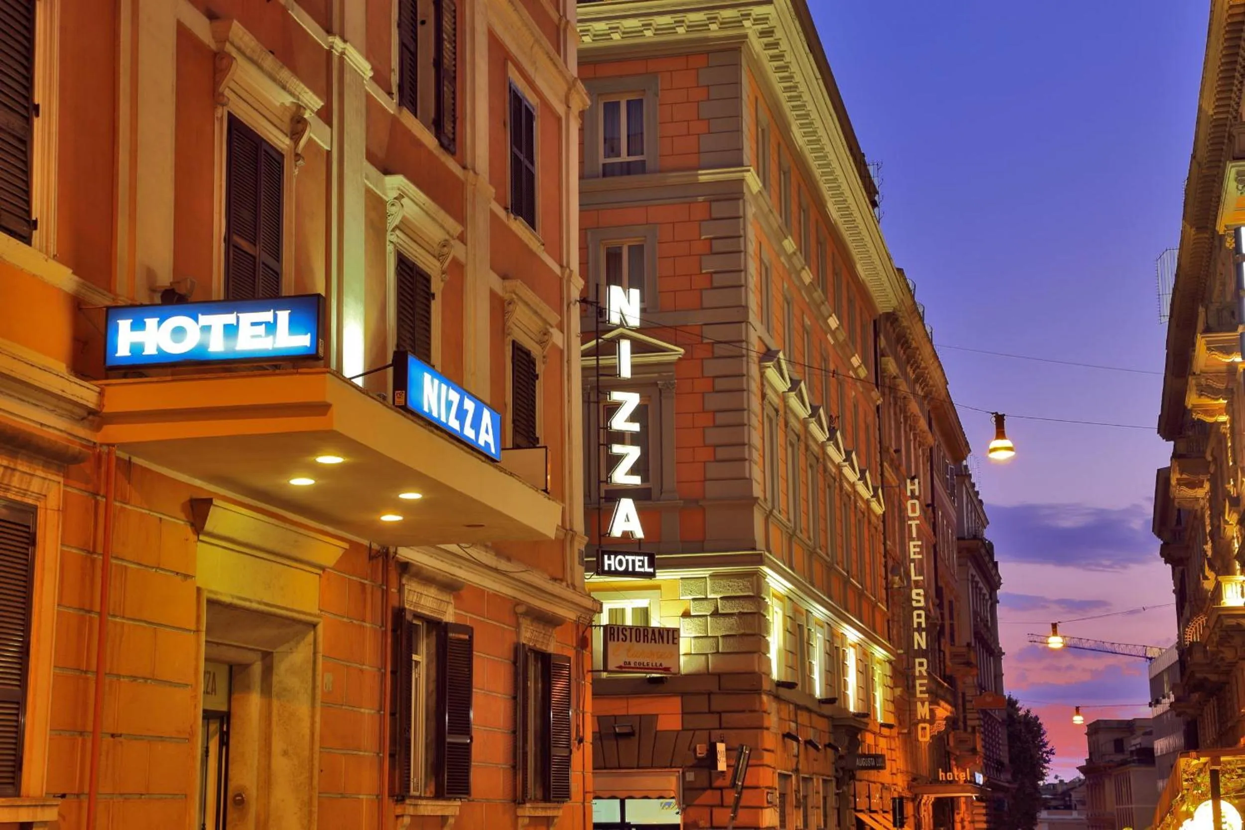 Facade/entrance in Hotel Nizza