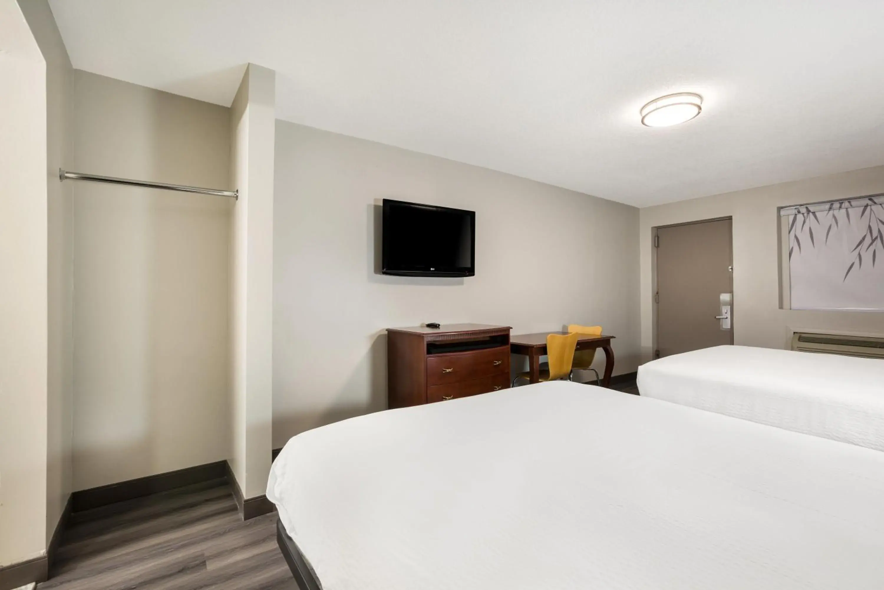 Standard Double Room in Red Carpet inn Edison Standard Double Room in Red Carpet inn Edison