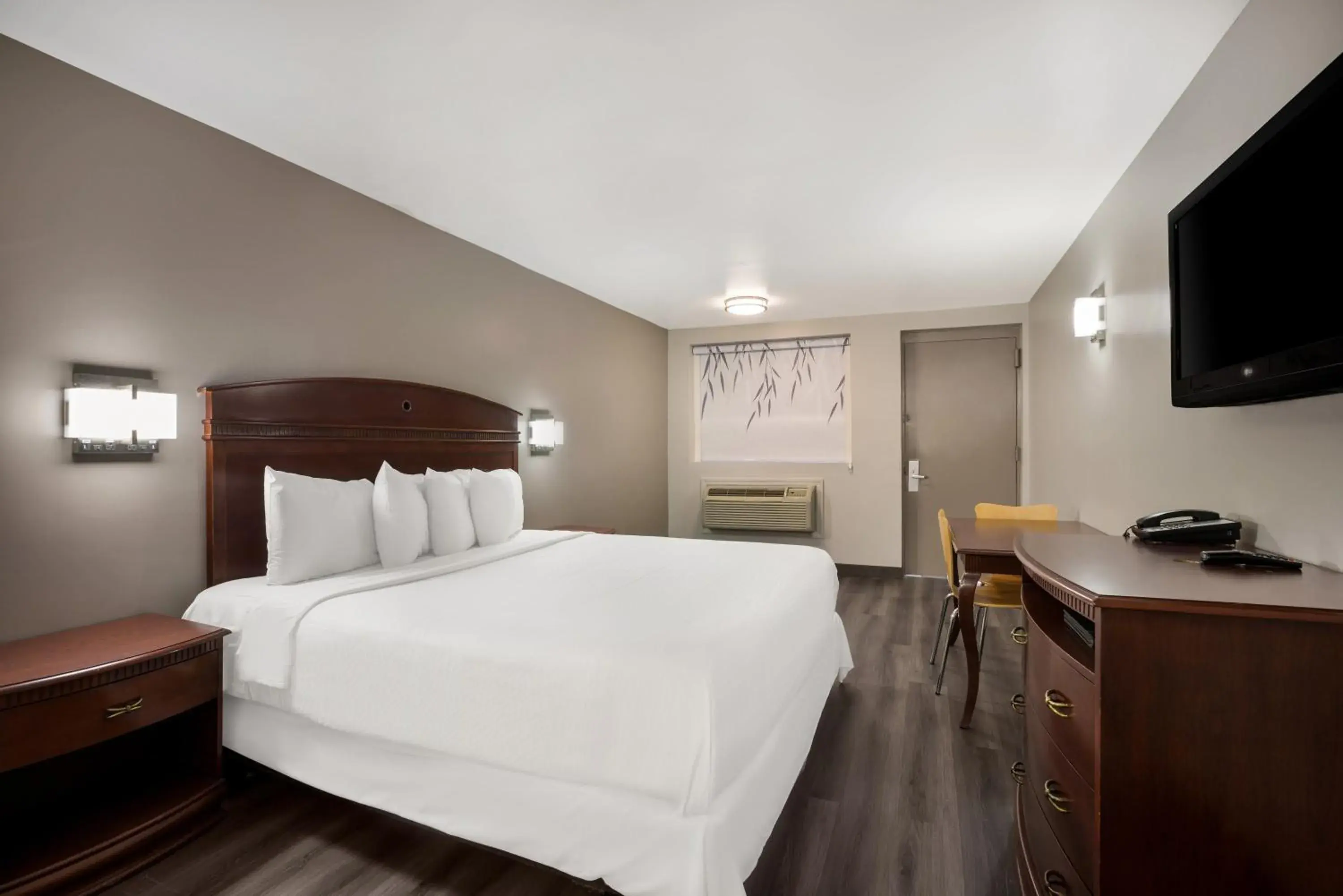 King Room in Red Carpet inn Edison King Room in Red Carpet inn Edison