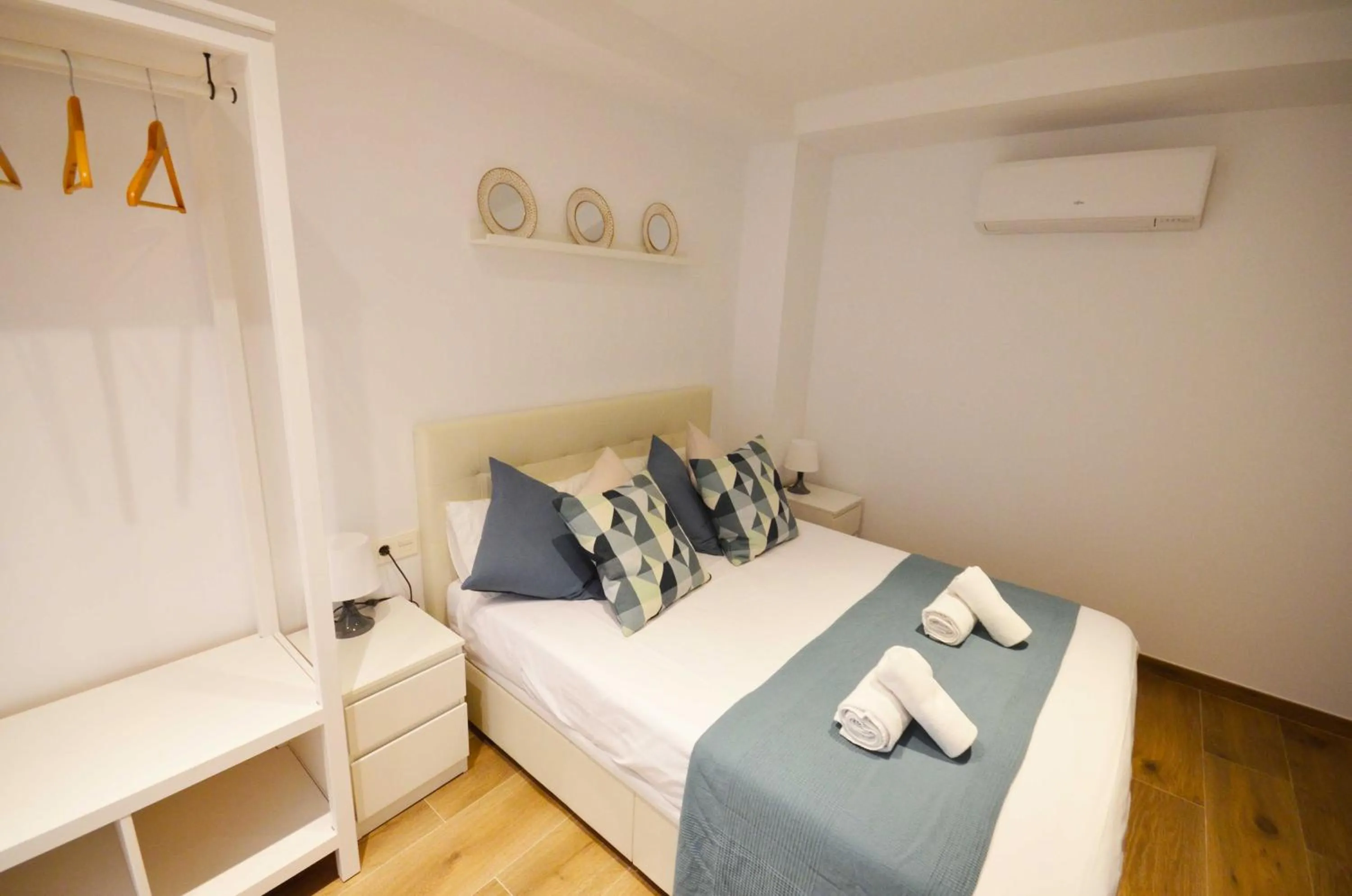 Bedroom, Bed in Golive Deluxe