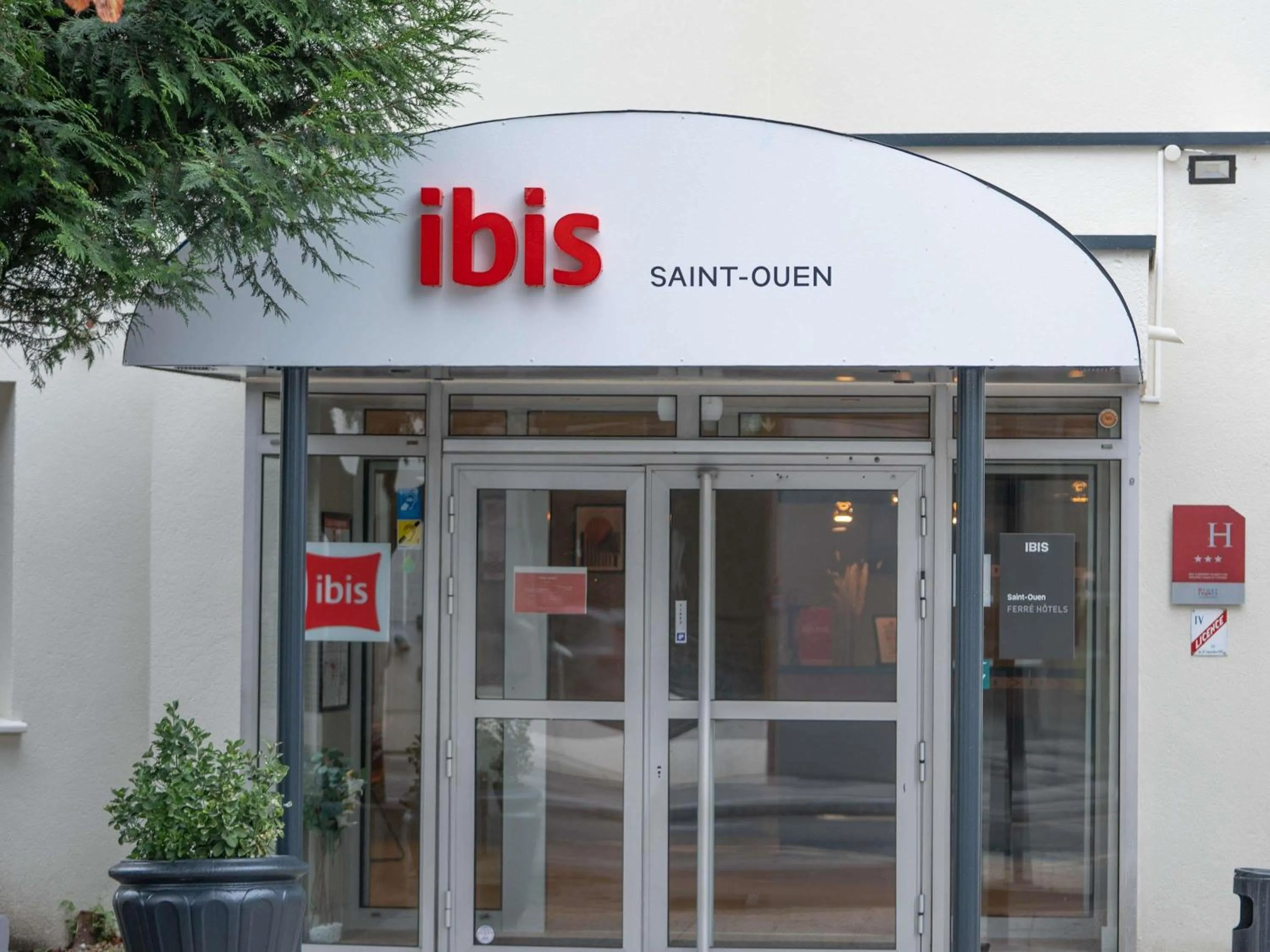 Property building in ibis Paris Nord Porte de Saint Ouen