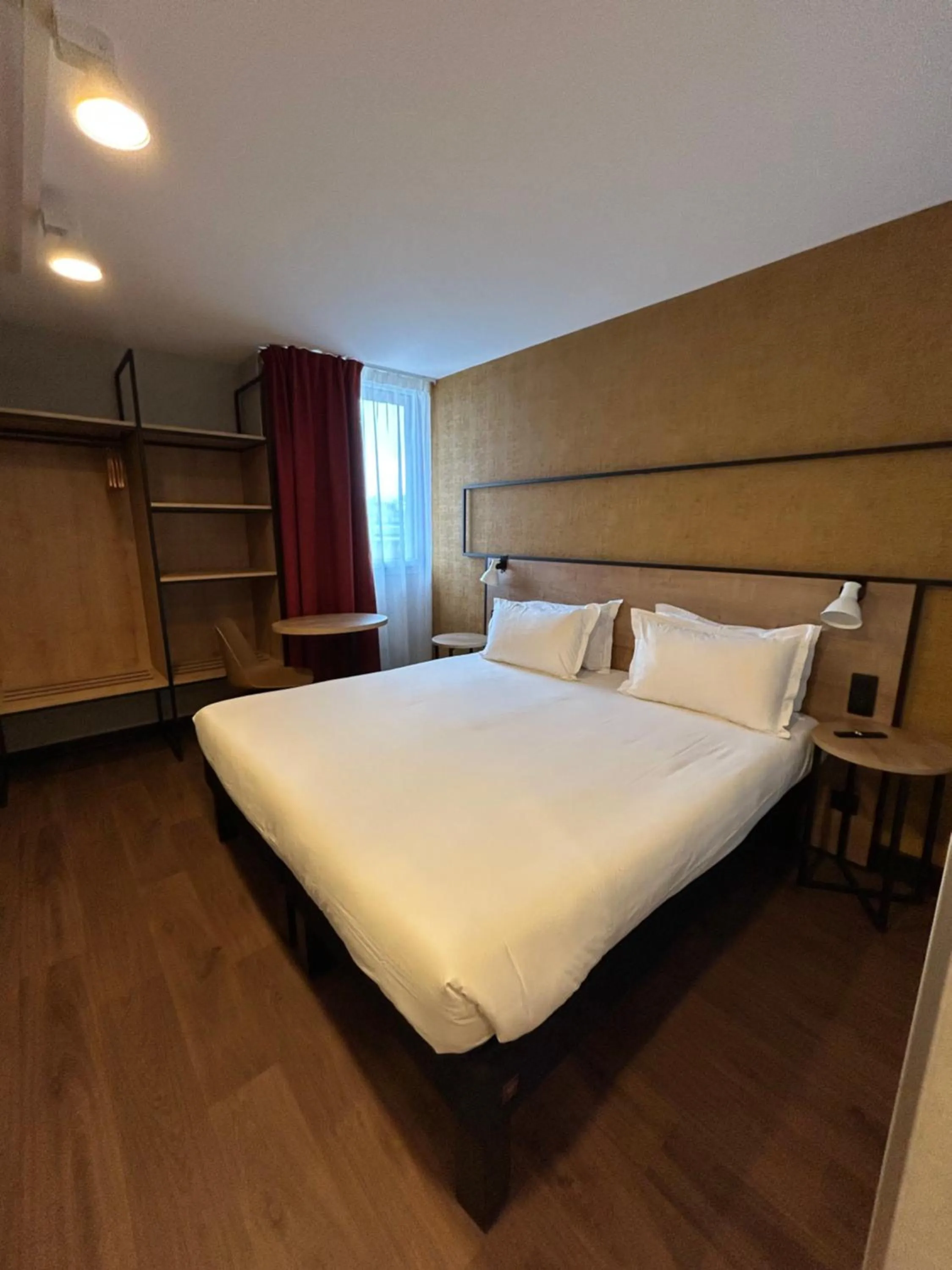 Bed in Hotel Inn Paris Nord Porte de Saint Ouen