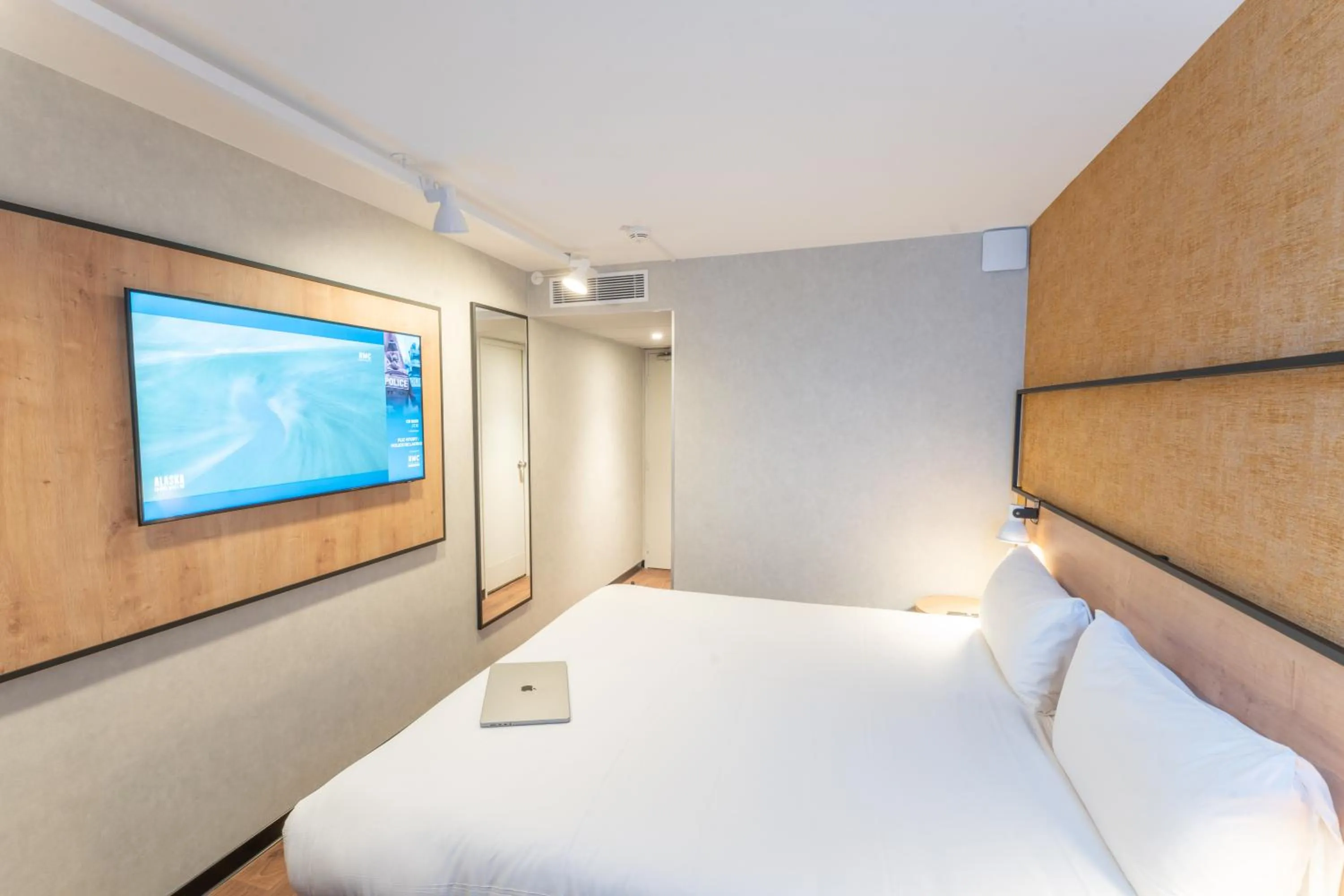 Bedroom, Bed in ibis Paris Nord Porte de Saint Ouen