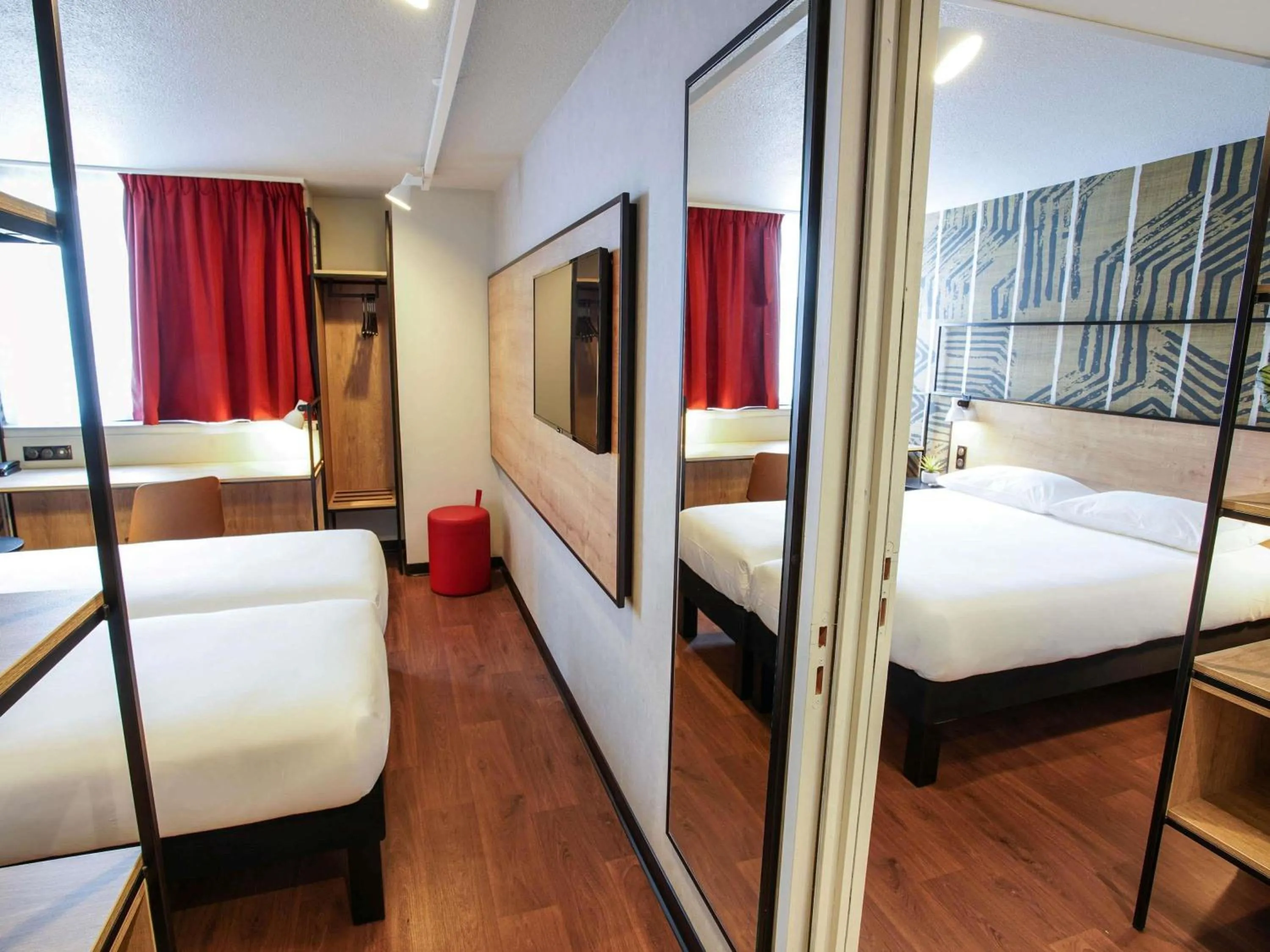 Bedroom, Bed in ibis Paris Nord Porte de Saint Ouen