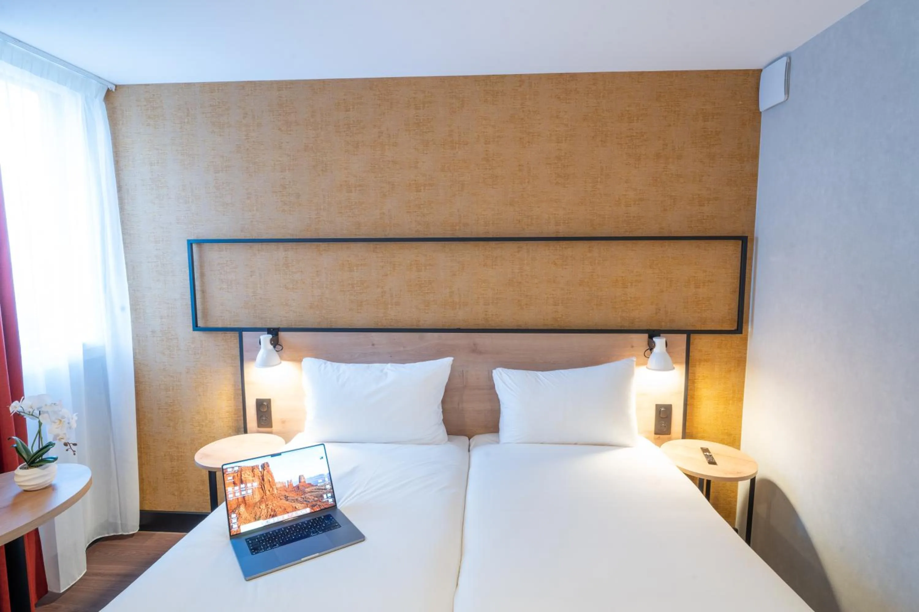 Bedroom, Bed in ibis Paris Nord Porte de Saint Ouen