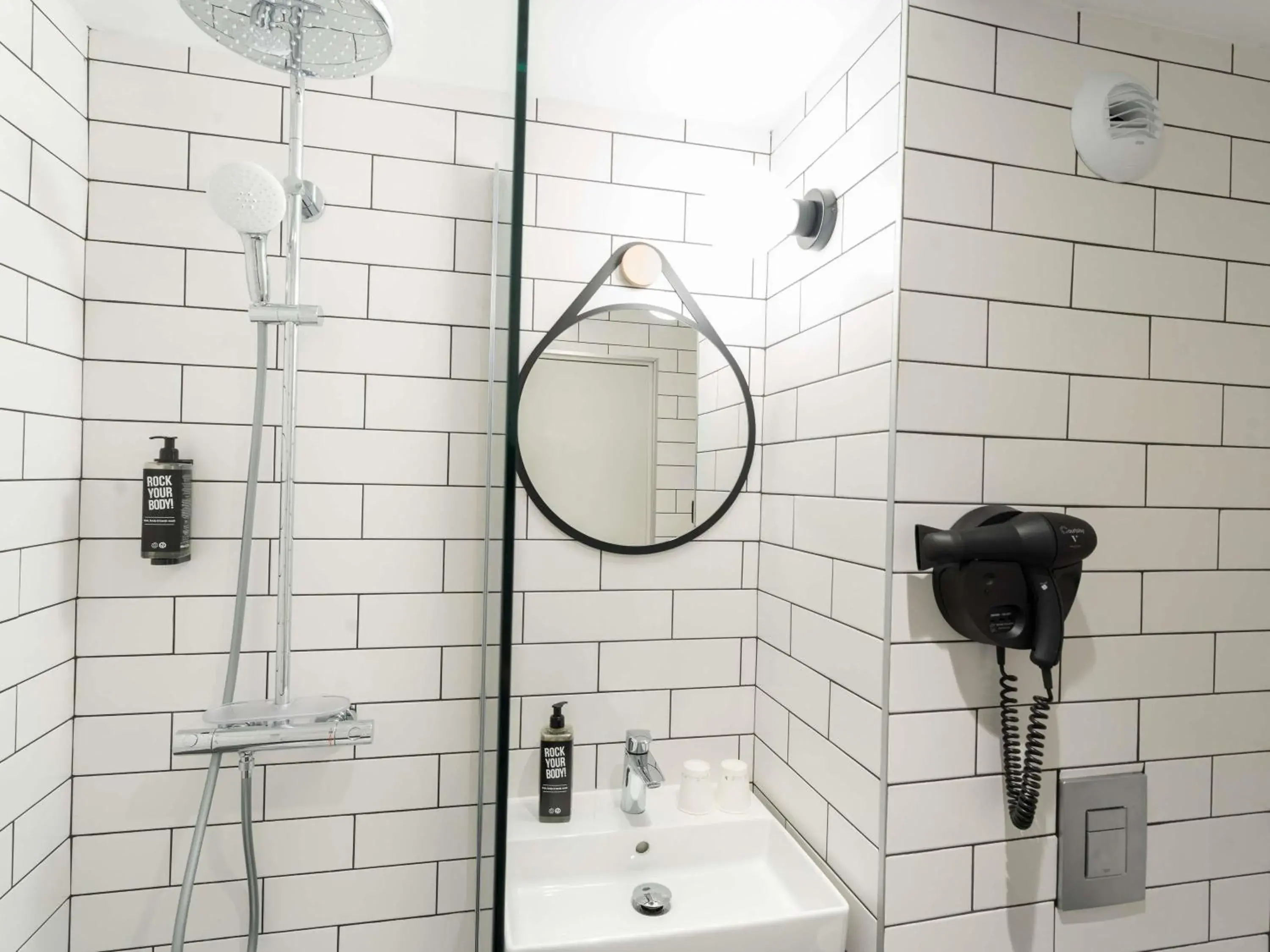 Bedroom in ibis Paris Nord Porte de Saint Ouen Bedroom in ibis Paris Nord Porte de Saint Ouen