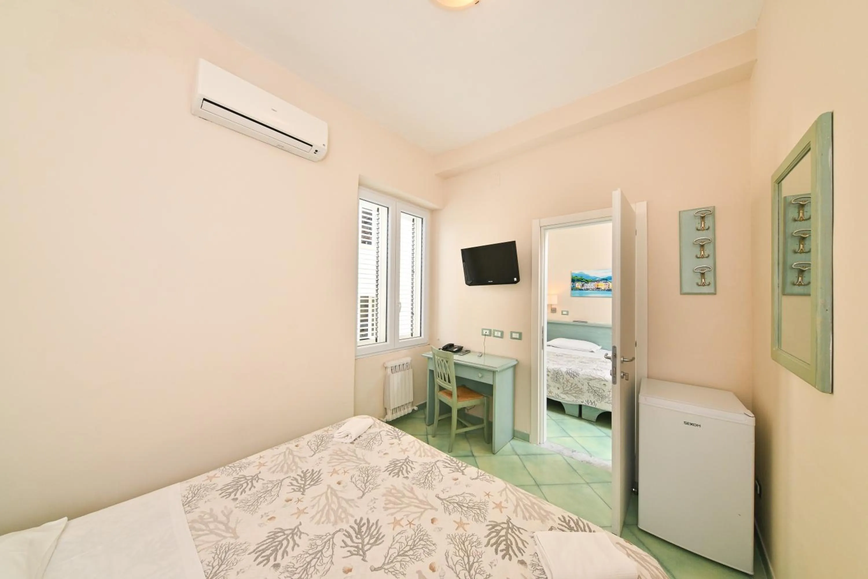 Bedroom, Bed in Albergo Atlantic