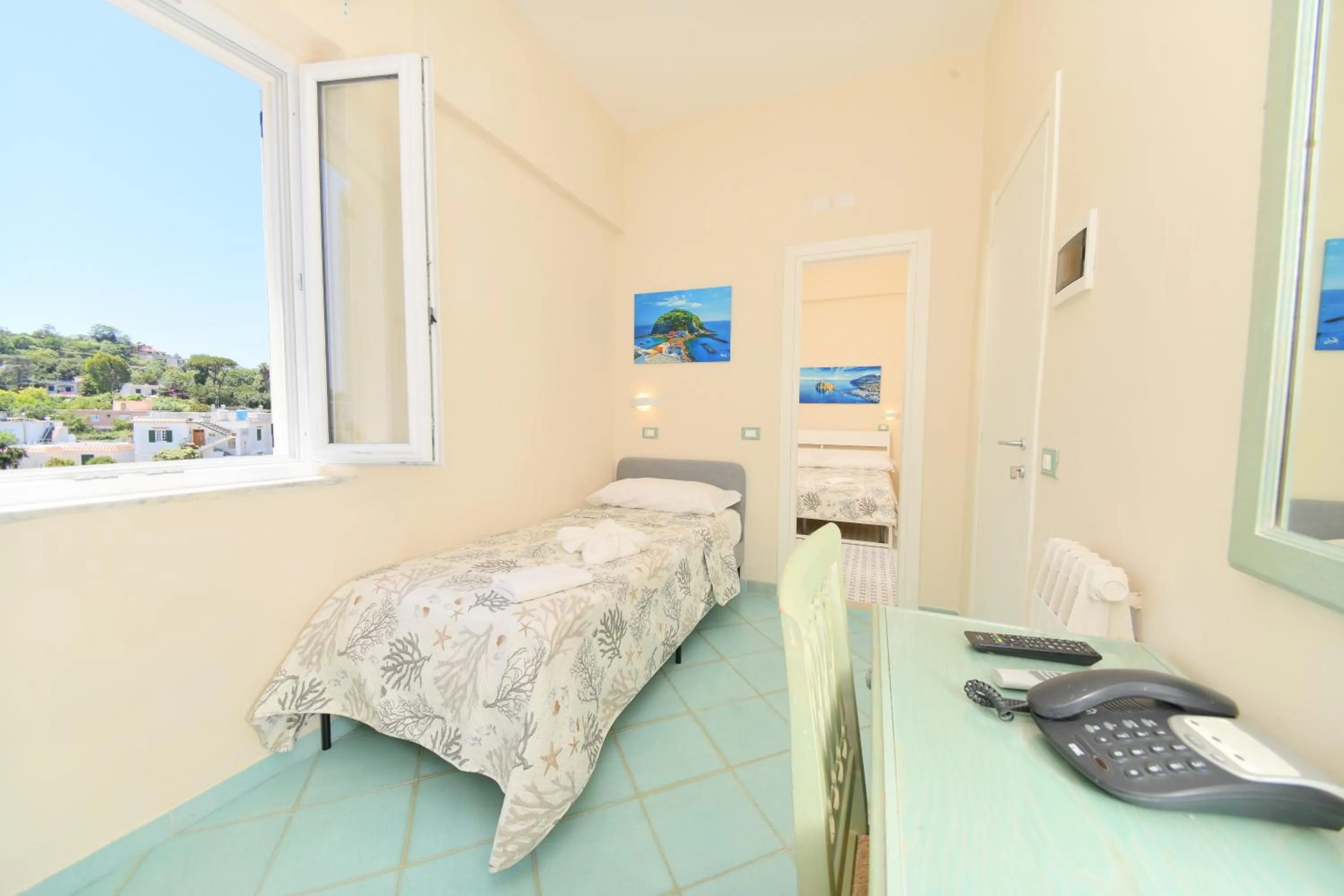 Photo of the whole room, Bed in Albergo Atlantic