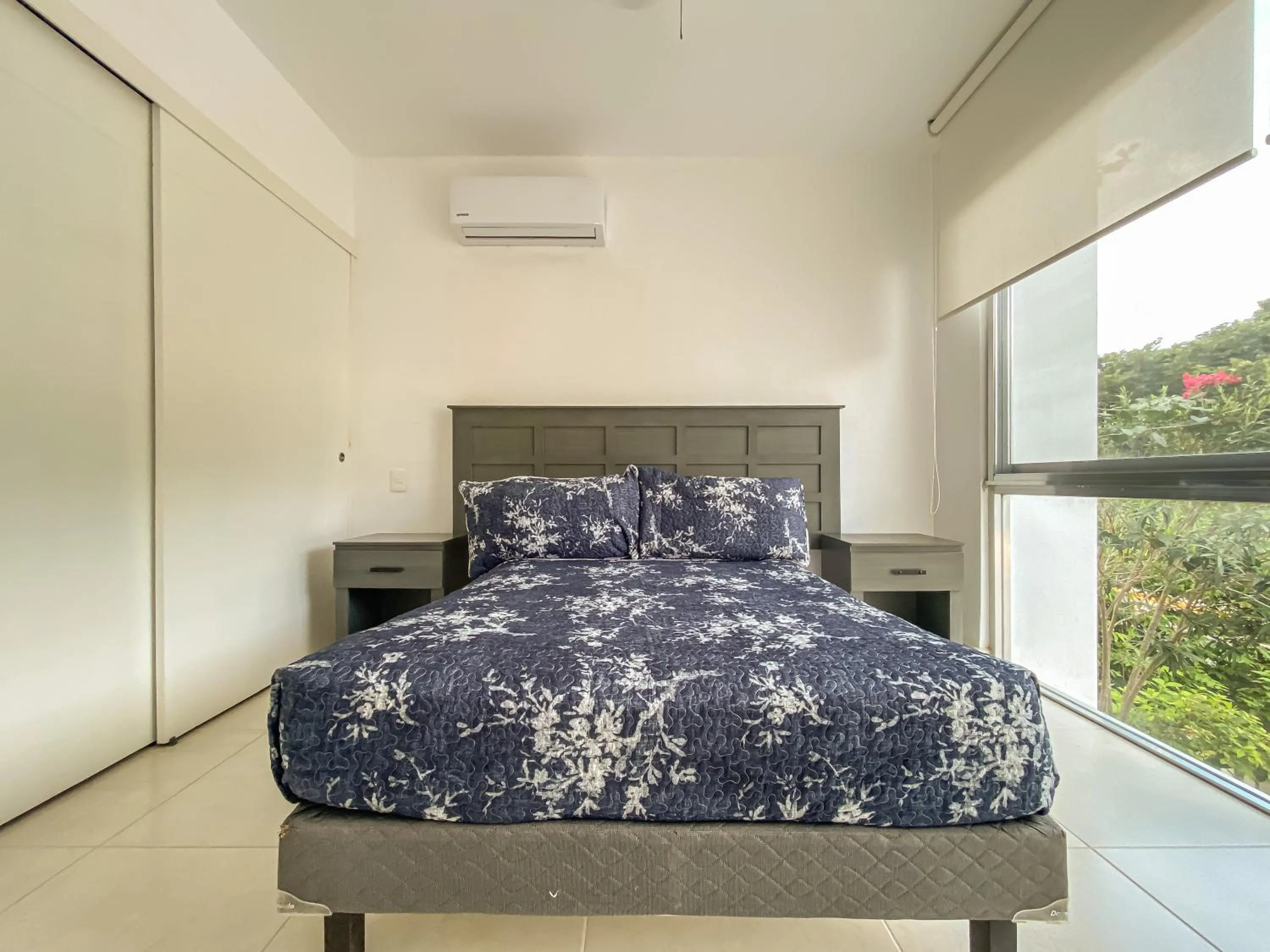 Bedroom, Bed in Oceanblue by Andiani Travel
