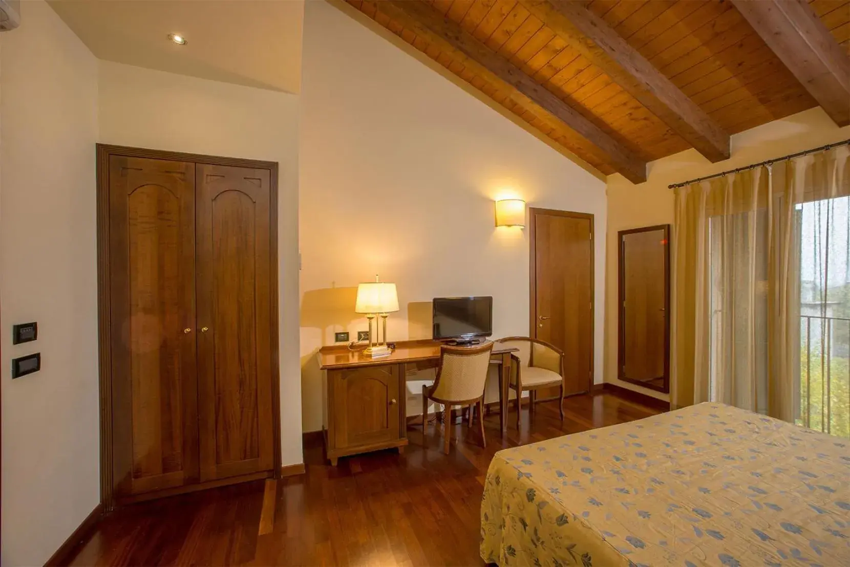 Photo of the whole room, Bed in Hotel Conteverde Photo of the whole room, Bed in Hotel Conteverde