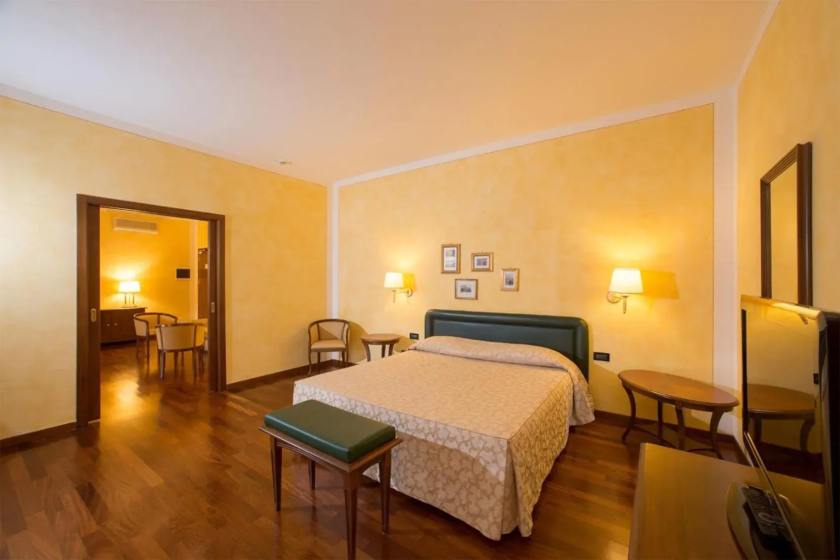 Photo of the whole room, Bed in Hotel Conteverde Photo of the whole room, Bed in Hotel Conteverde