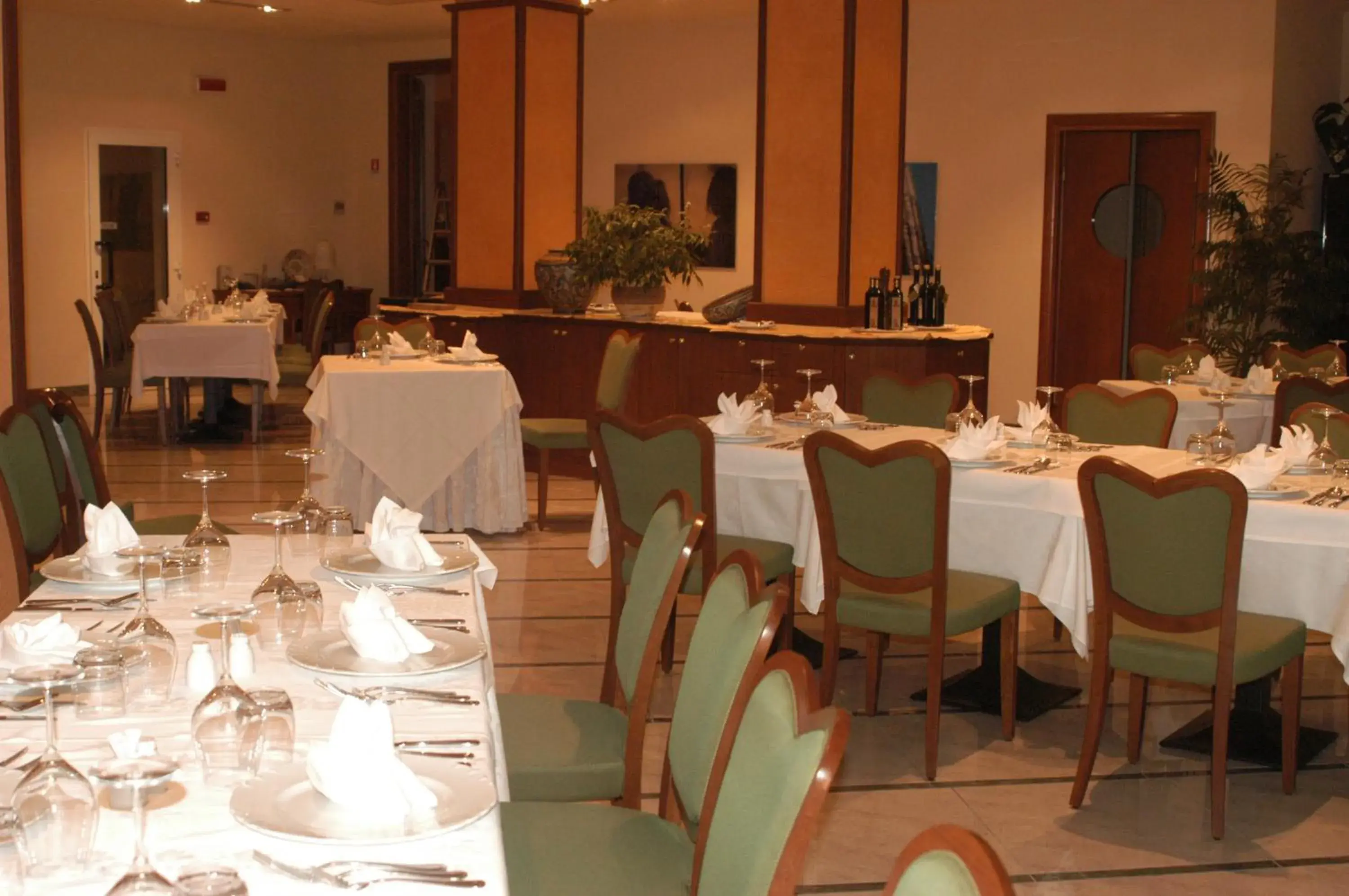 Restaurant/places to eat in Hotel Conteverde Restaurant/places to eat in Hotel Conteverde