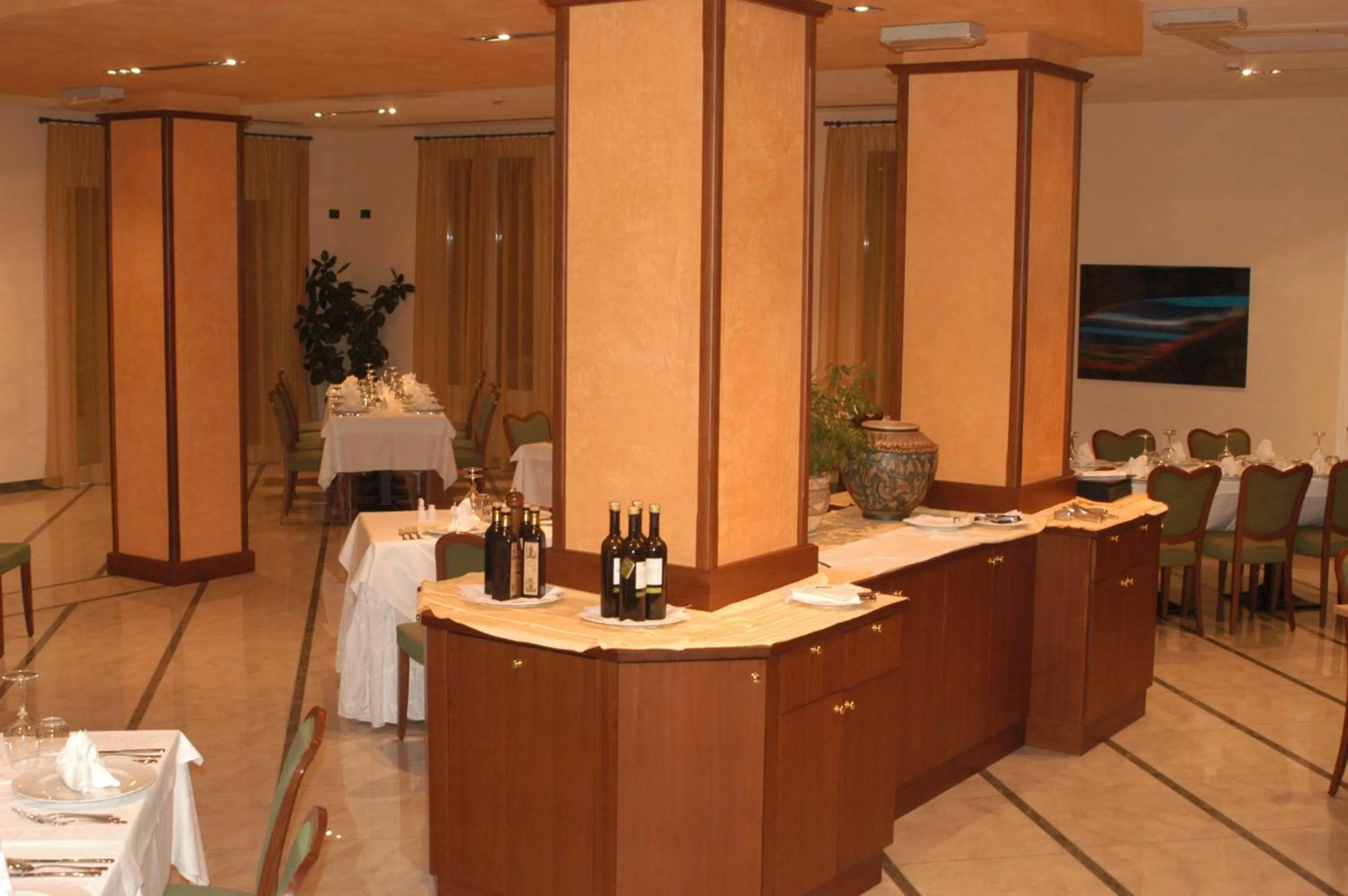 Restaurant/places to eat in Hotel Conteverde