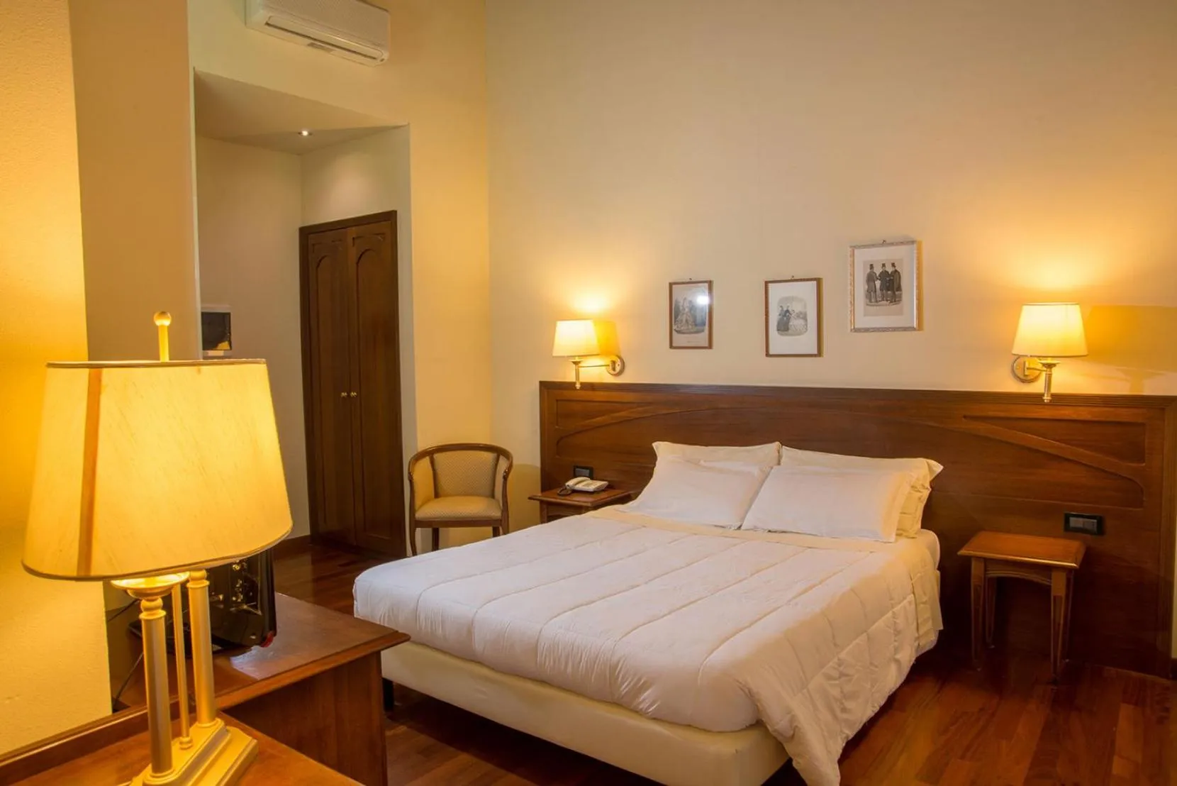 Photo of the whole room, Bed in Hotel Conteverde