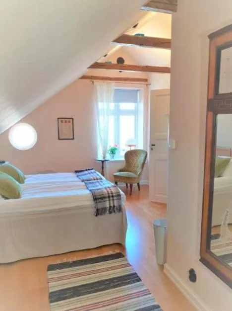 Bed in Farmors Lycka