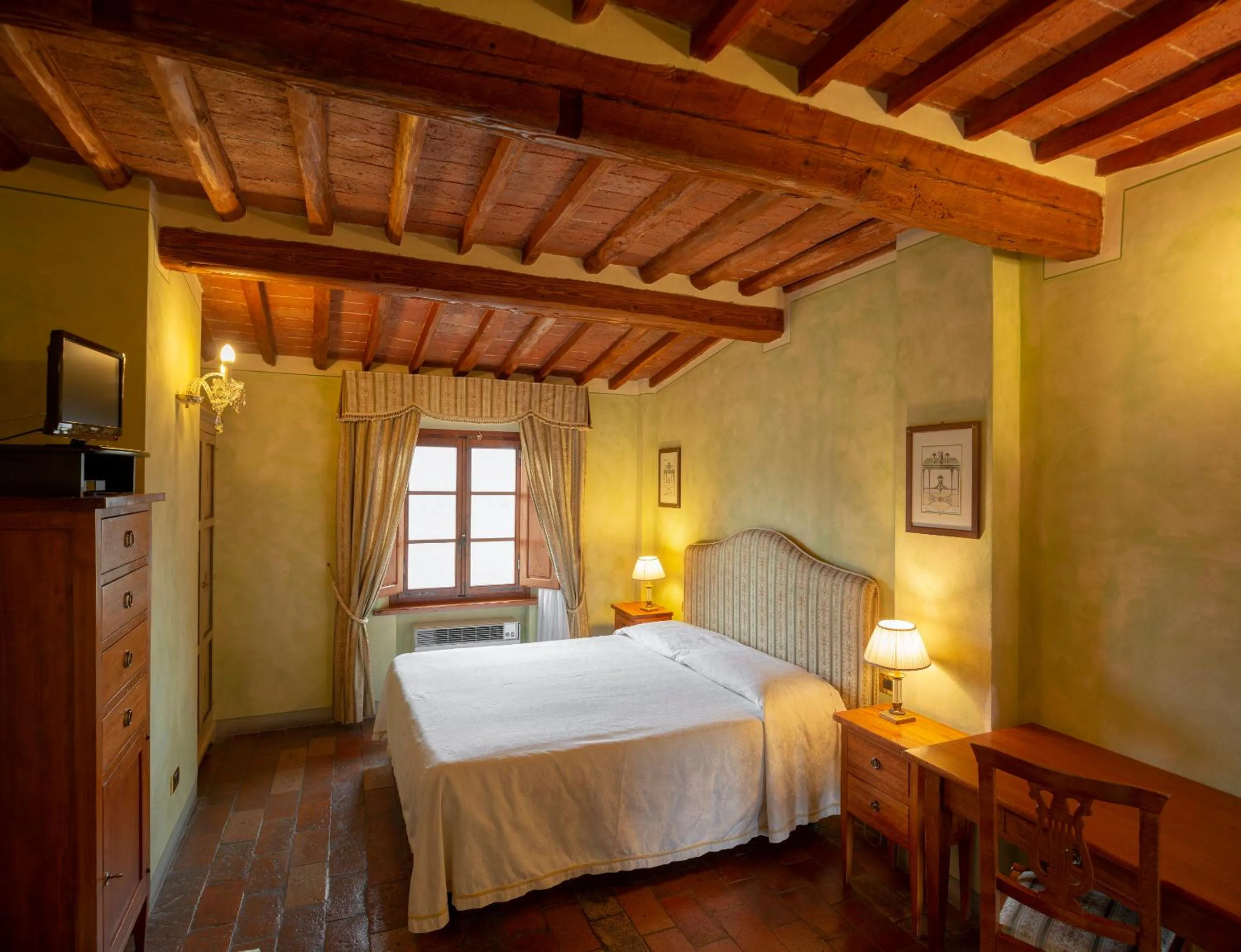 View (from property/room), Bed in B&B Palazzo Al Torrione