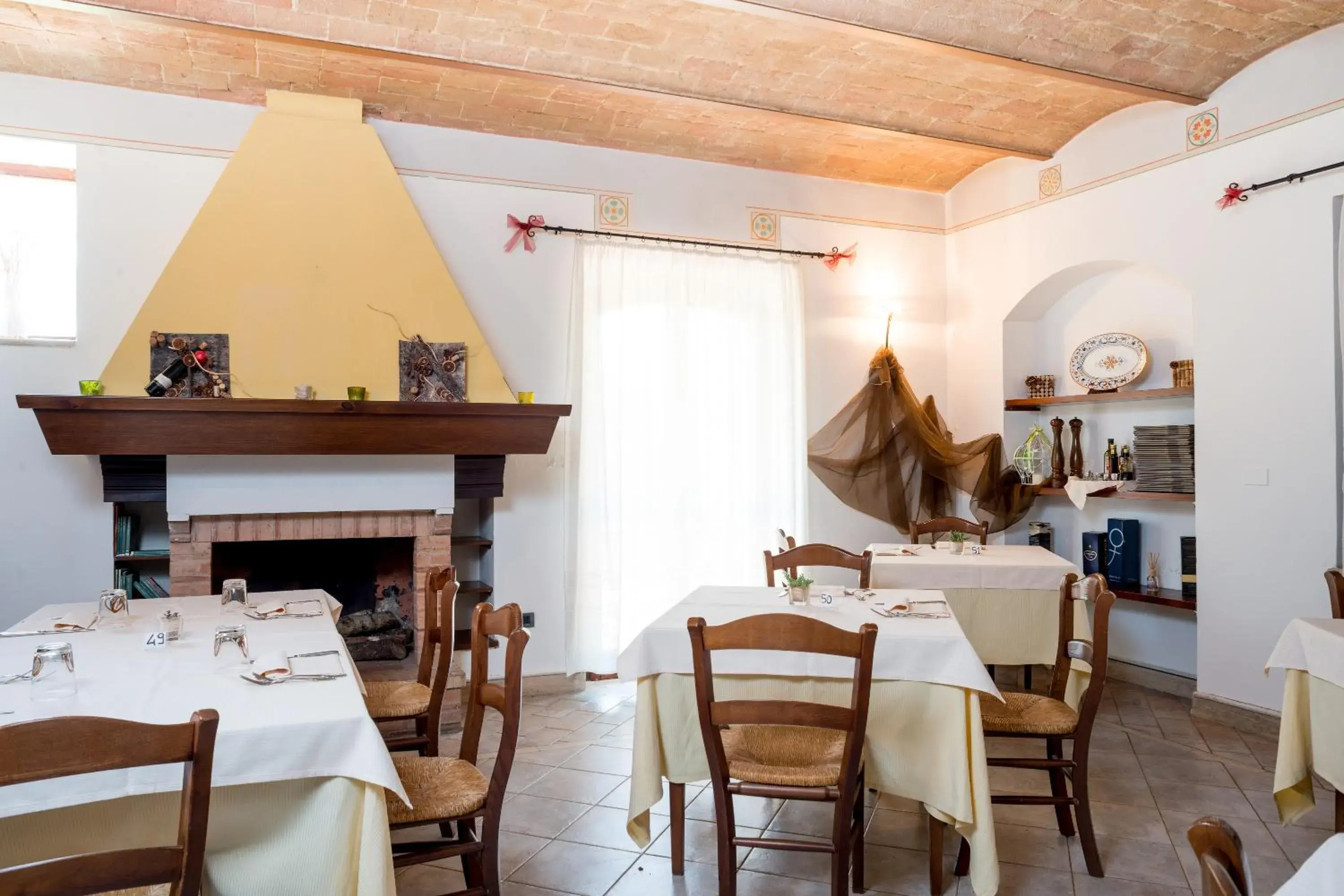 Restaurant/places to eat in Terra Umbra Hotel Restaurant/places to eat in Terra Umbra Hotel