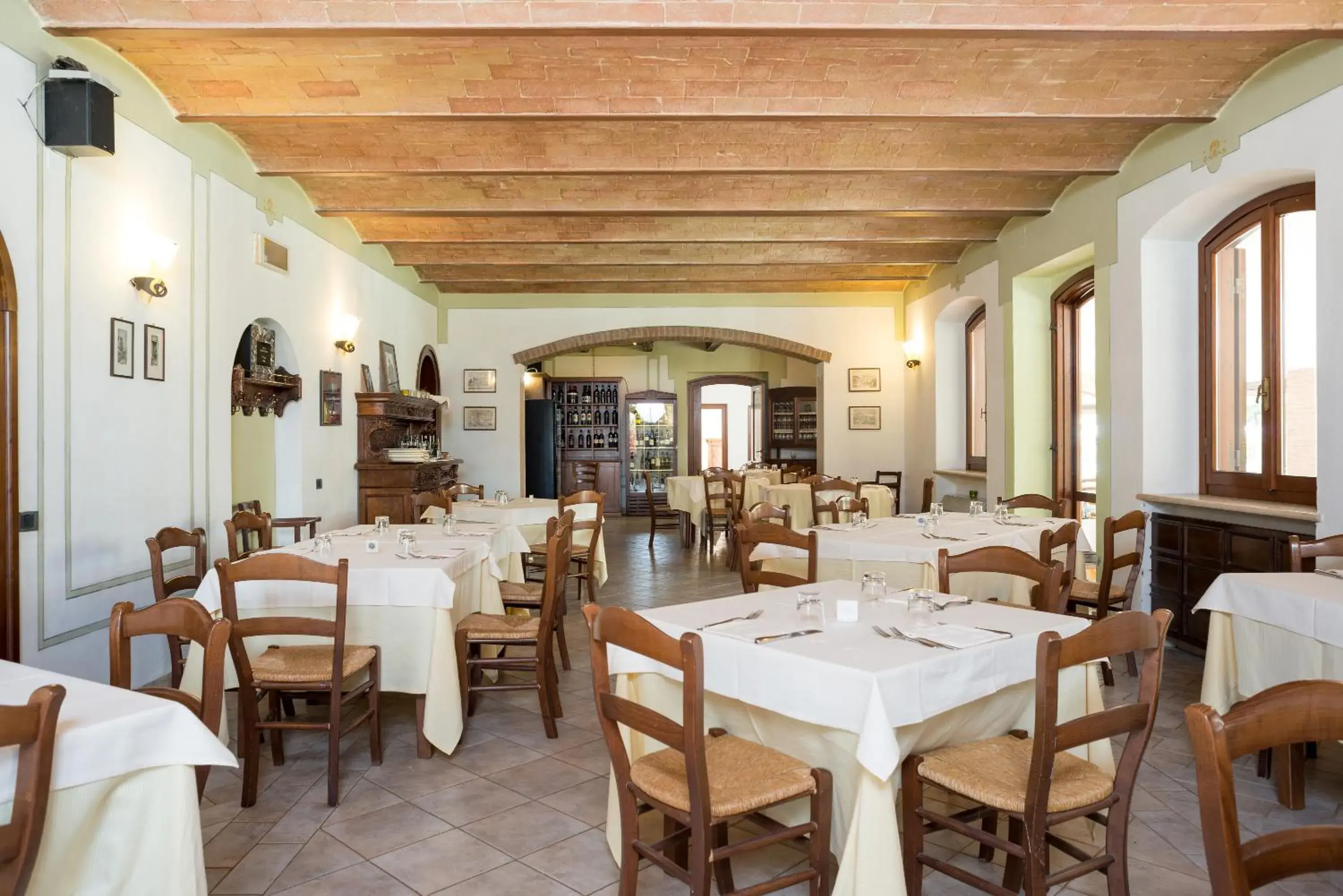 Restaurant/places to eat in Terra Umbra Hotel Restaurant/places to eat in Terra Umbra Hotel