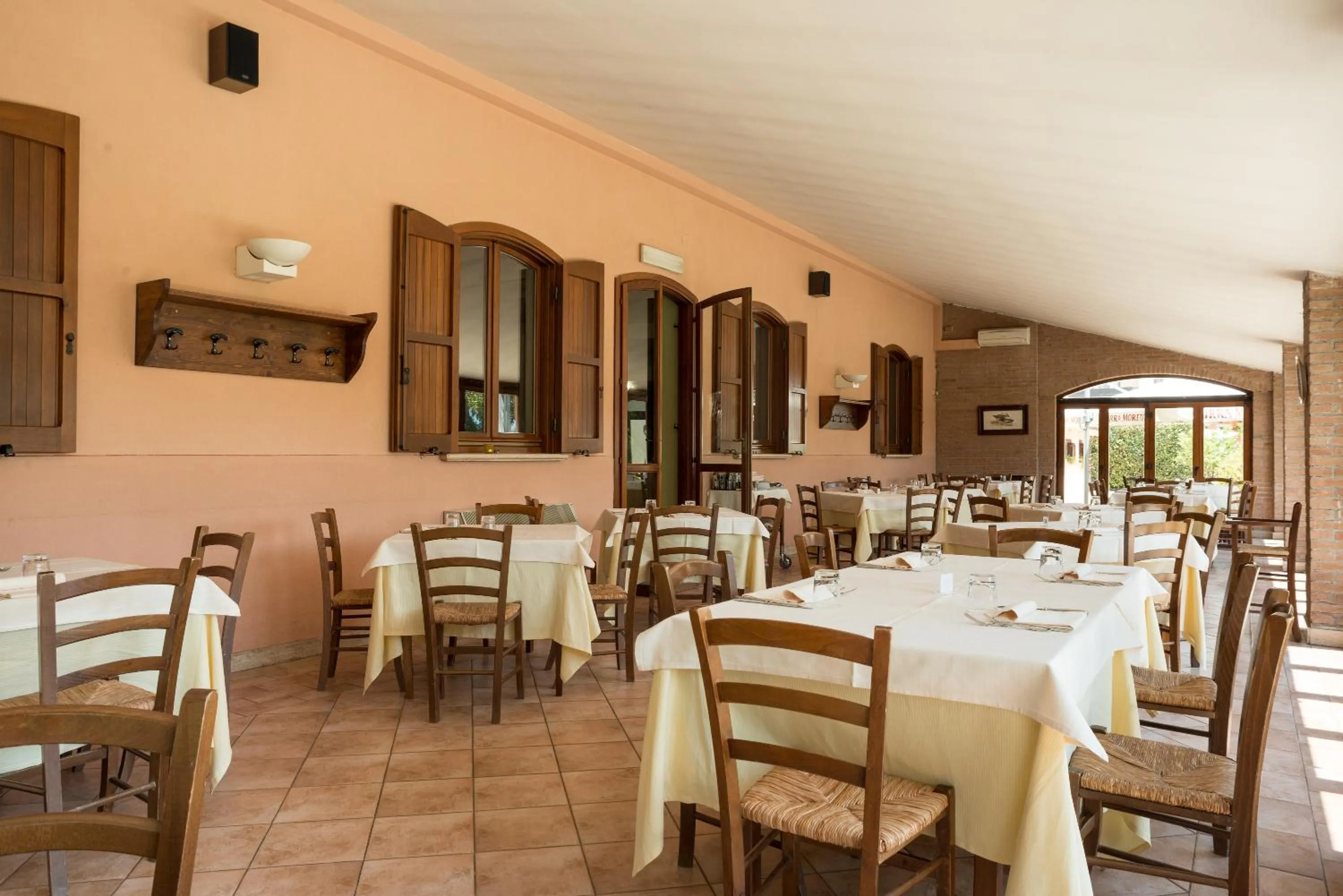 Patio in Terra Umbra Hotel