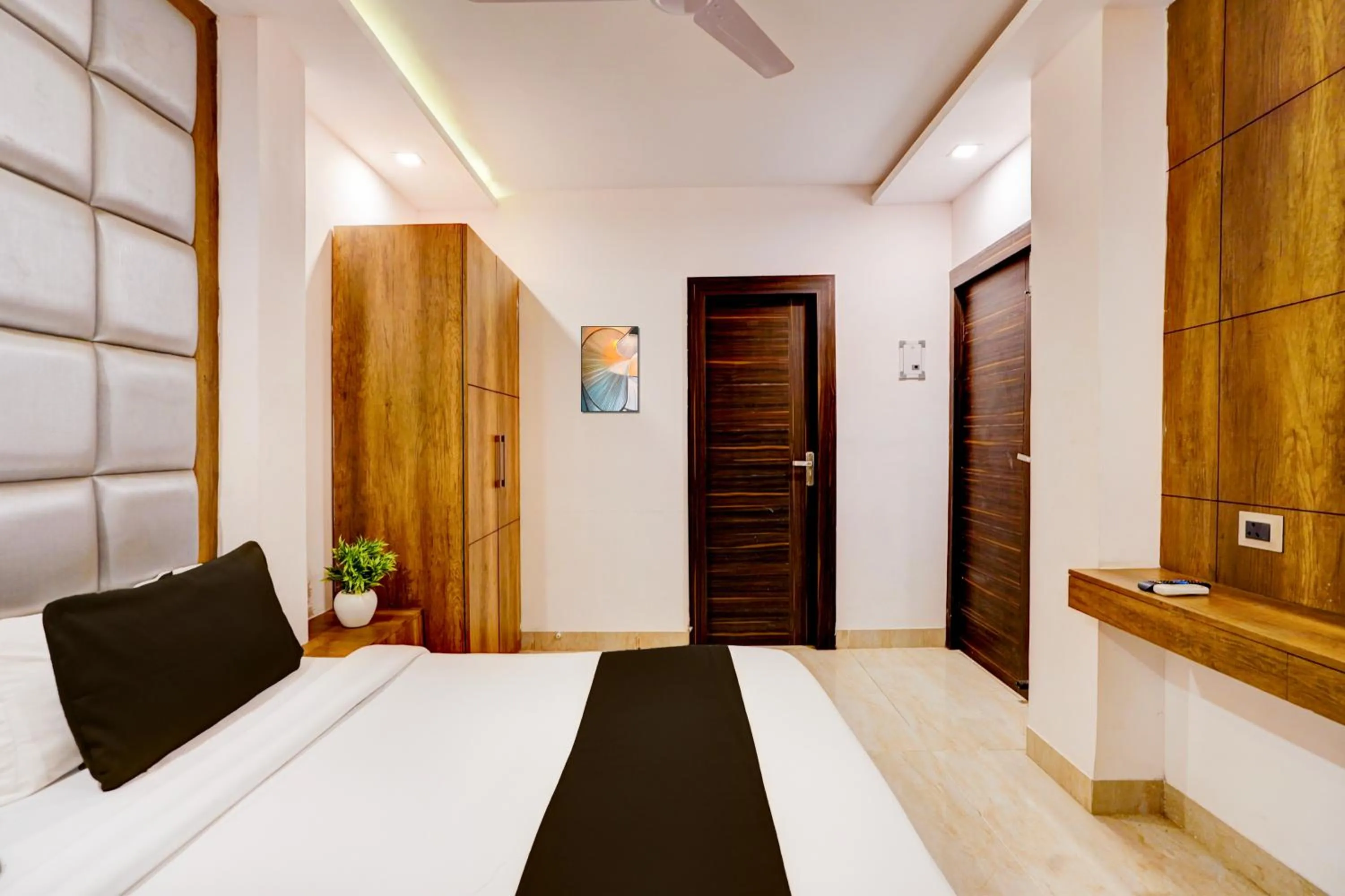 Photo of the whole room, Bed in Hotel O Haridwar Near Shanti Kunj