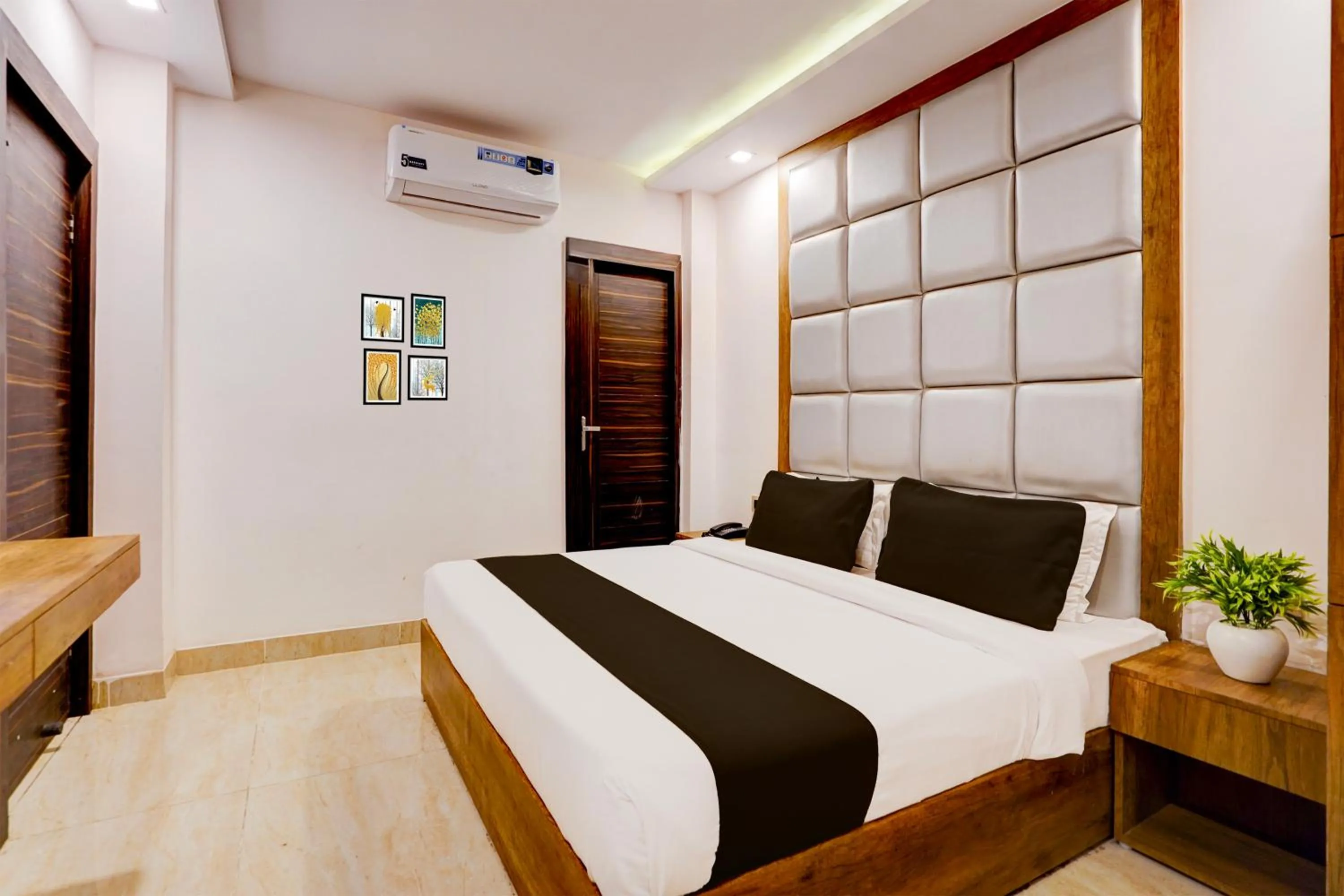 Photo of the whole room, Bed in Hotel O Haridwar Near Shanti Kunj