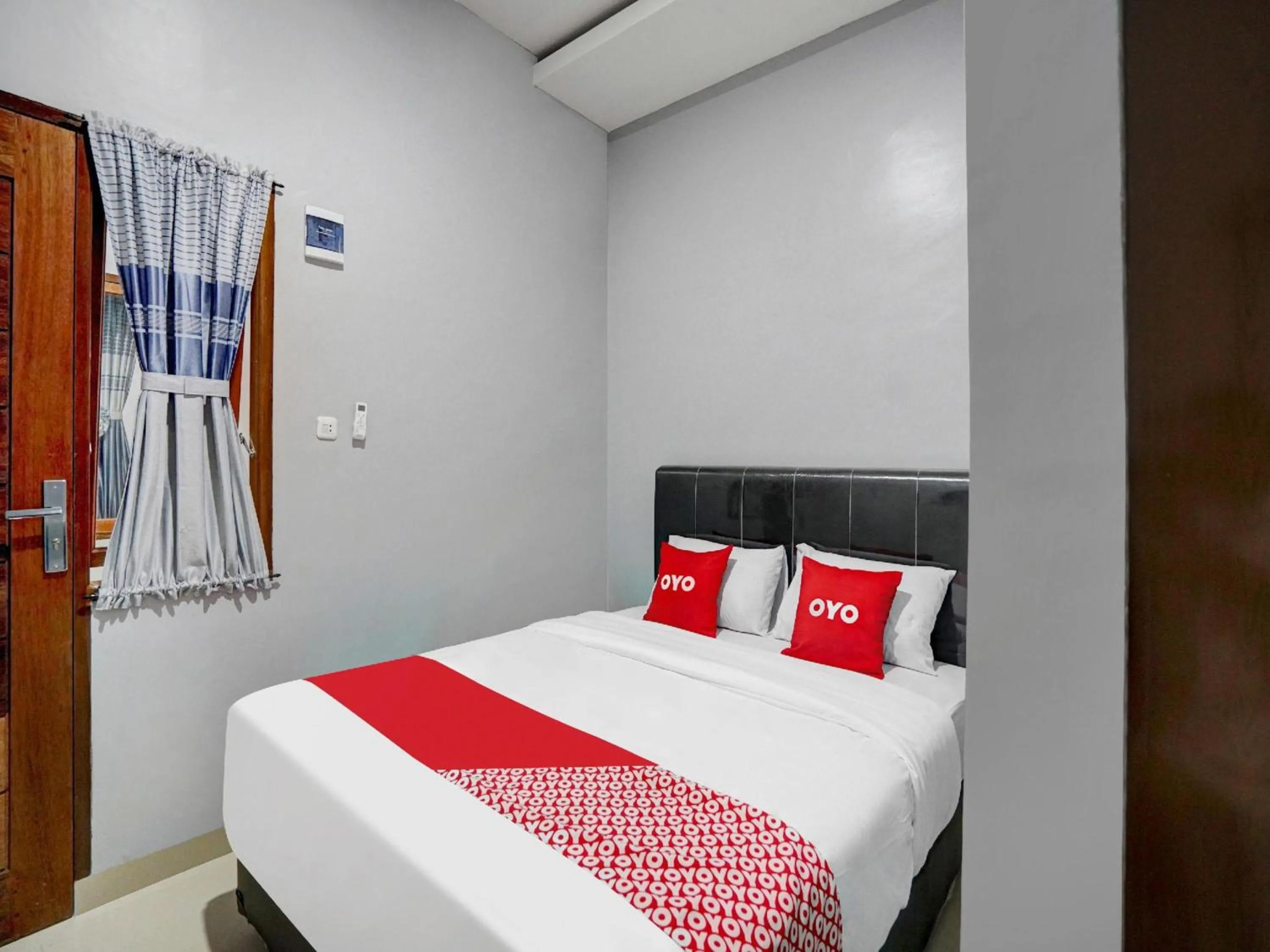 Photo of the whole room, Bed in Hotel O Beda Arga Near Rs Royal Prima Ayahanda