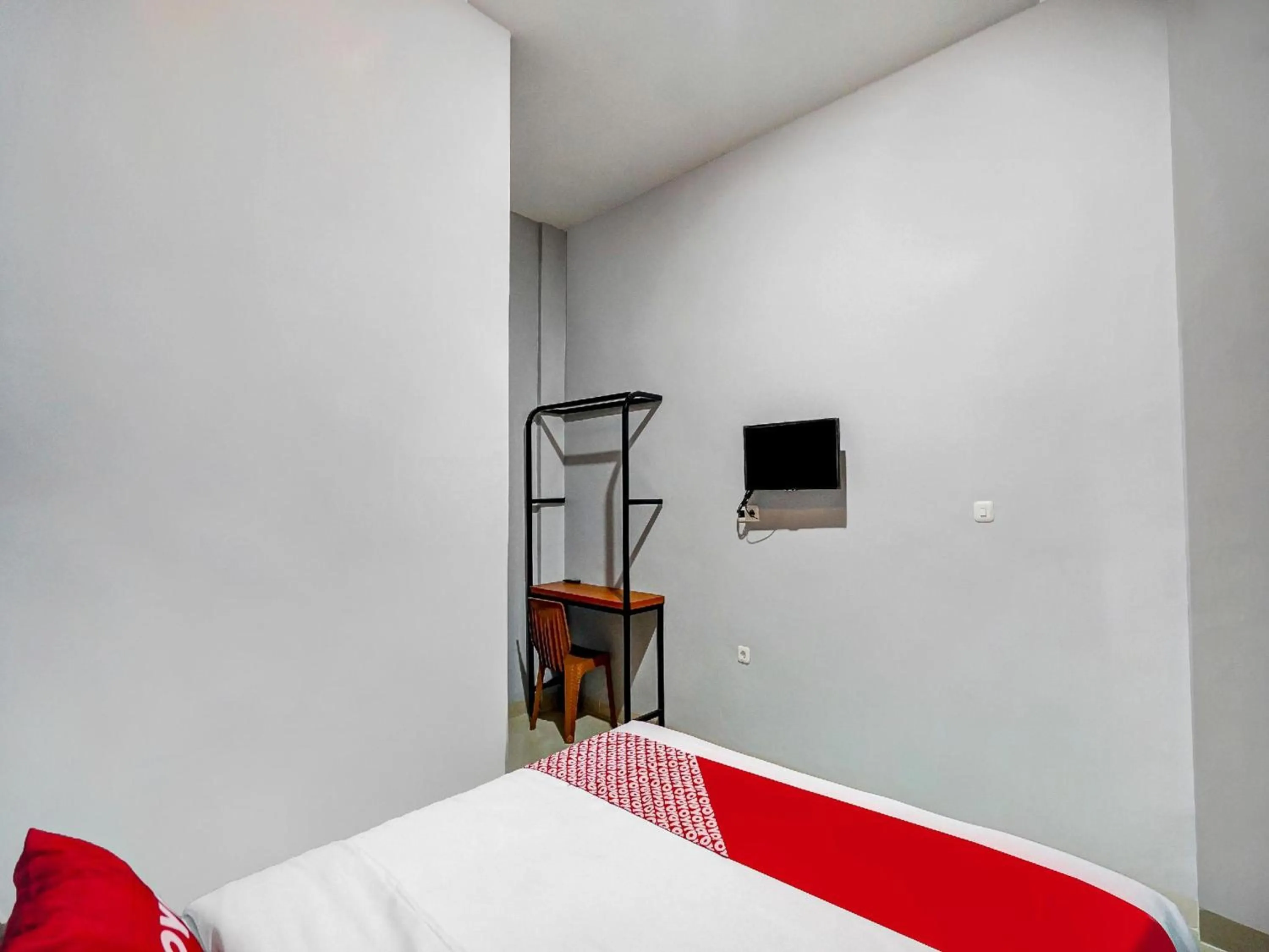 Bedroom, Bed in Hotel O Beda Arga Near Rs Royal Prima Ayahanda