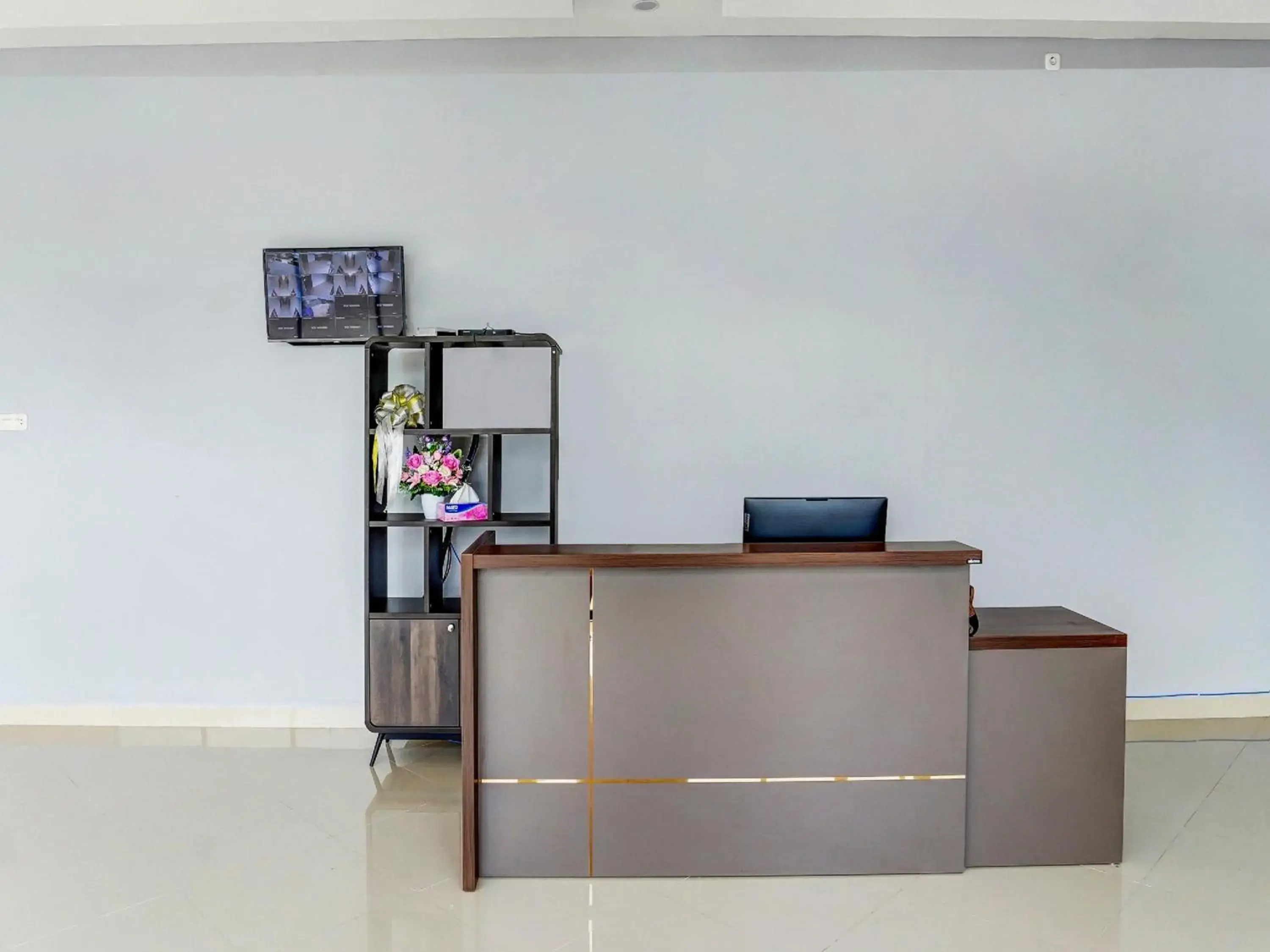 Lobby or reception in Hotel O Beda Arga Near Rs Royal Prima Ayahanda Lobby or reception in Hotel O Beda Arga Near Rs Royal Prima Ayahanda