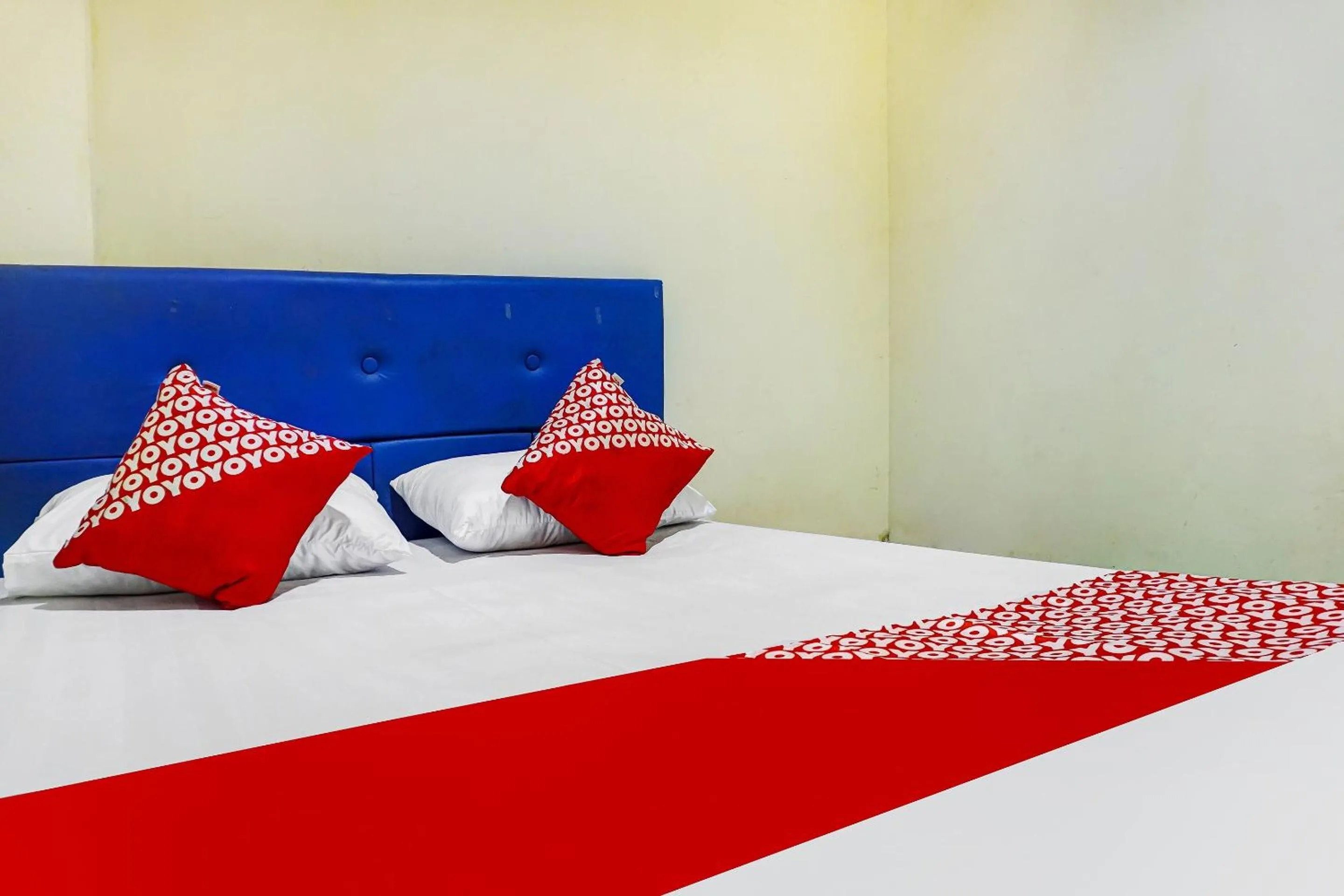 Bedroom in Hotel O Kos'ta Homestay Makassar