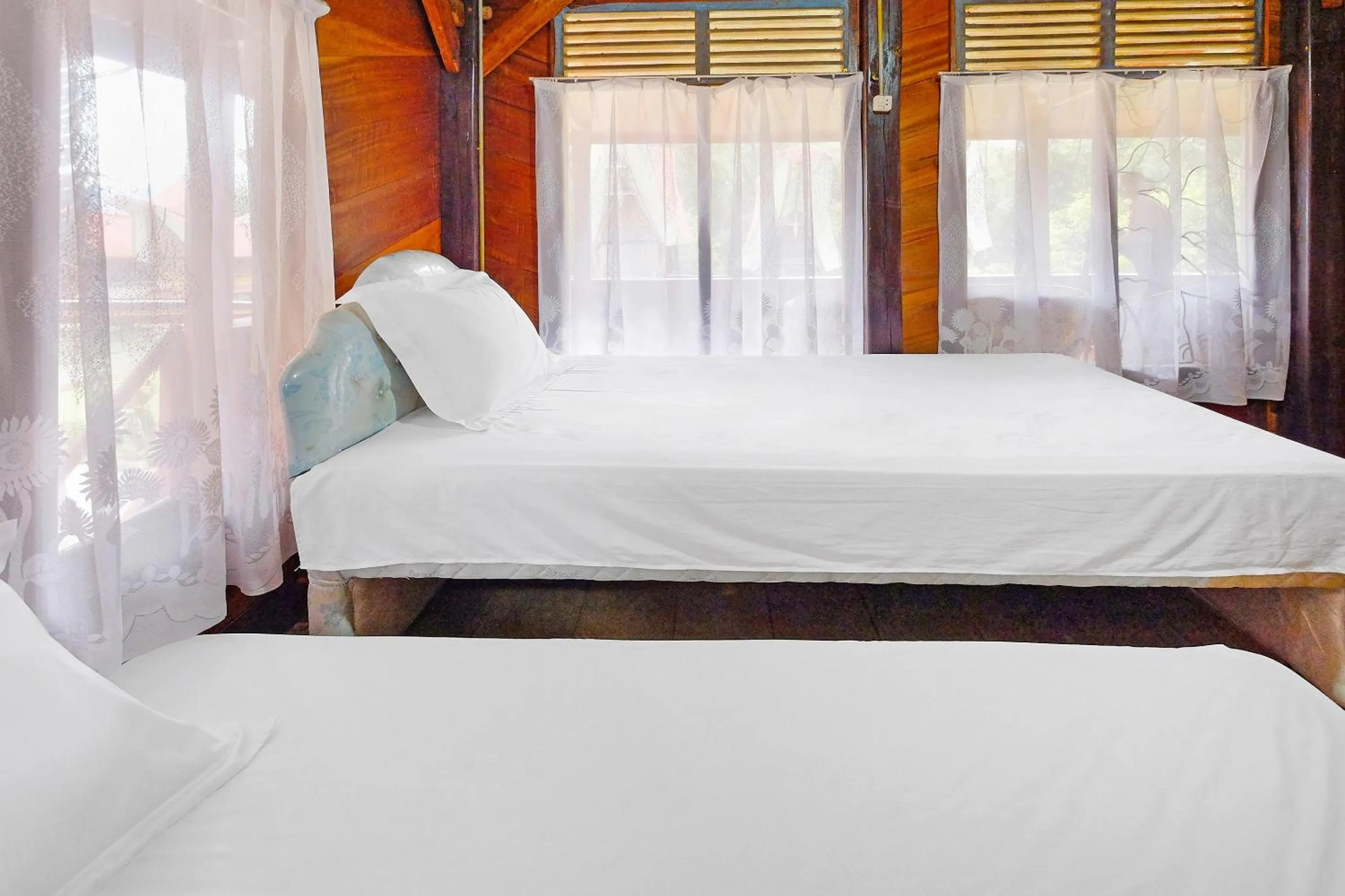 Bedroom, Bed in Hotel O Tatto Bara Homestay Near Tongkonan Payung Pangden