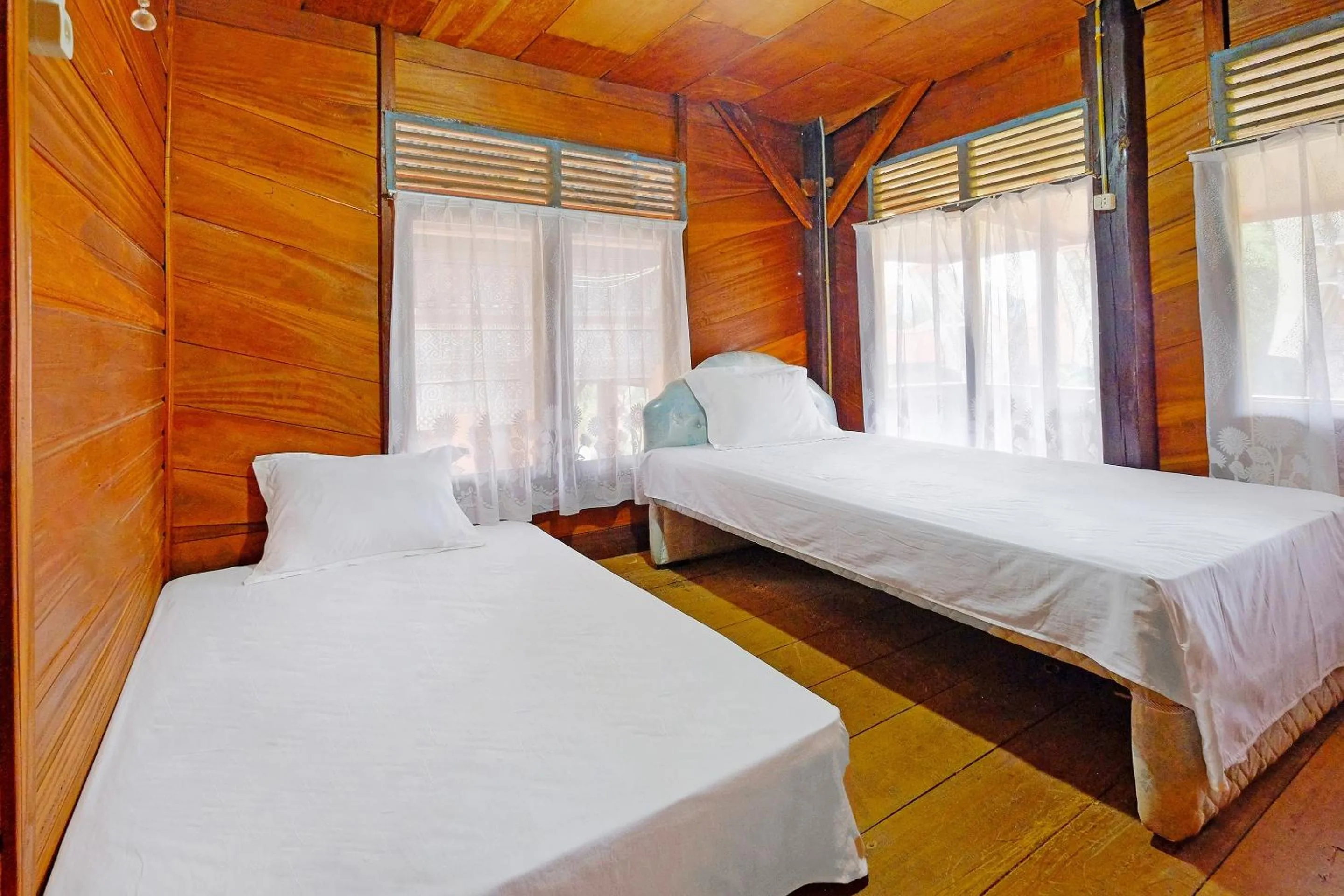 Bedroom, Bed in Hotel O Tatto Bara Homestay Near Tongkonan Payung Pangden