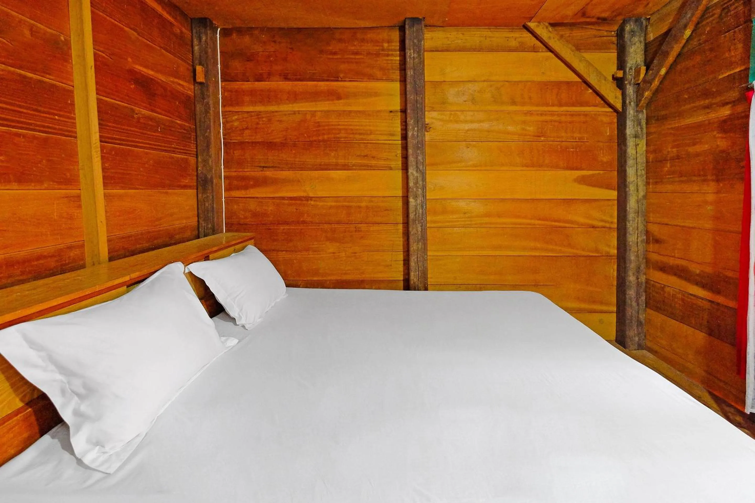 Bedroom, Bed in Hotel O Tatto Bara Homestay Near Tongkonan Payung Pangden