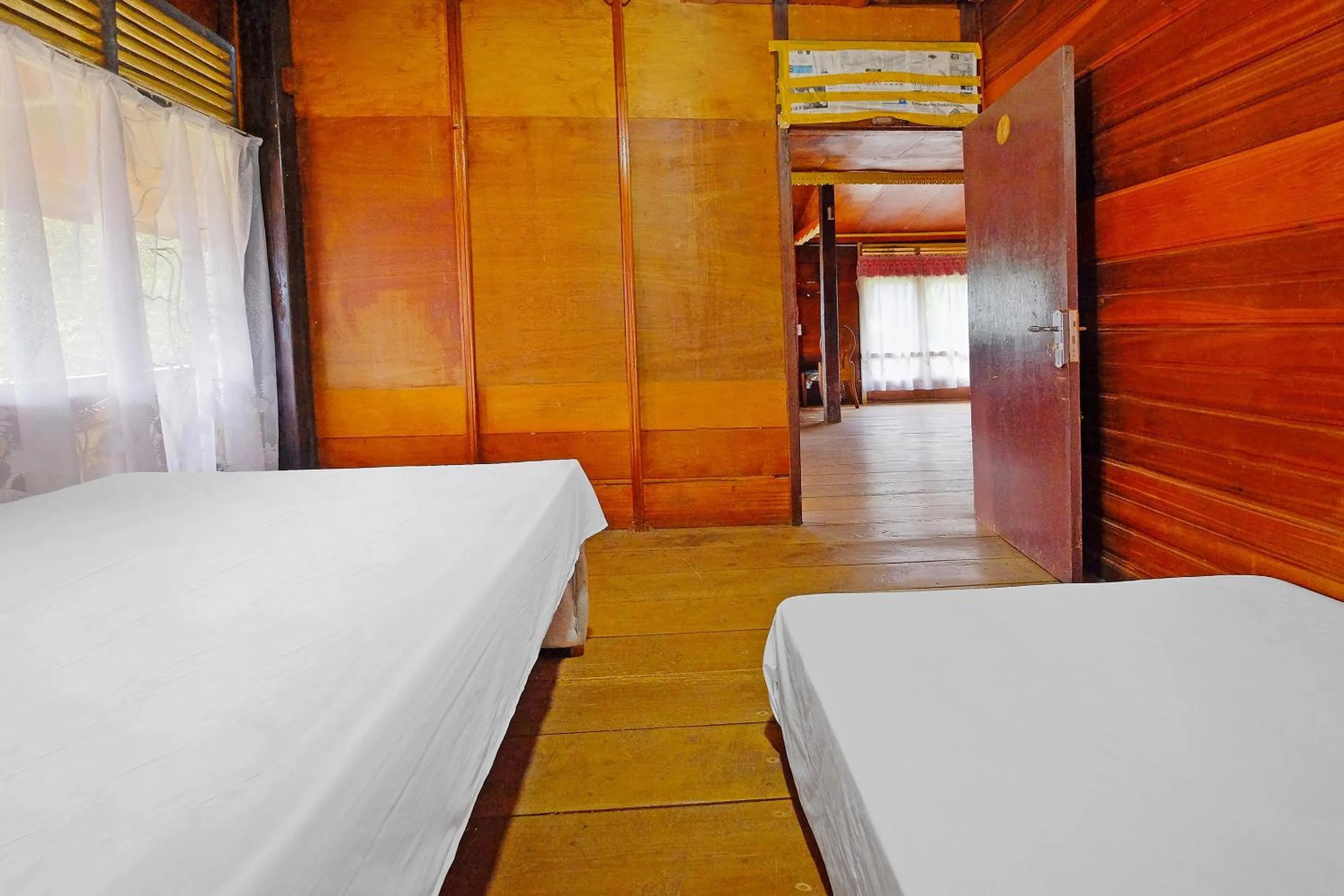 Bedroom, Bed in Hotel O Tatto Bara Homestay Near Tongkonan Payung Pangden