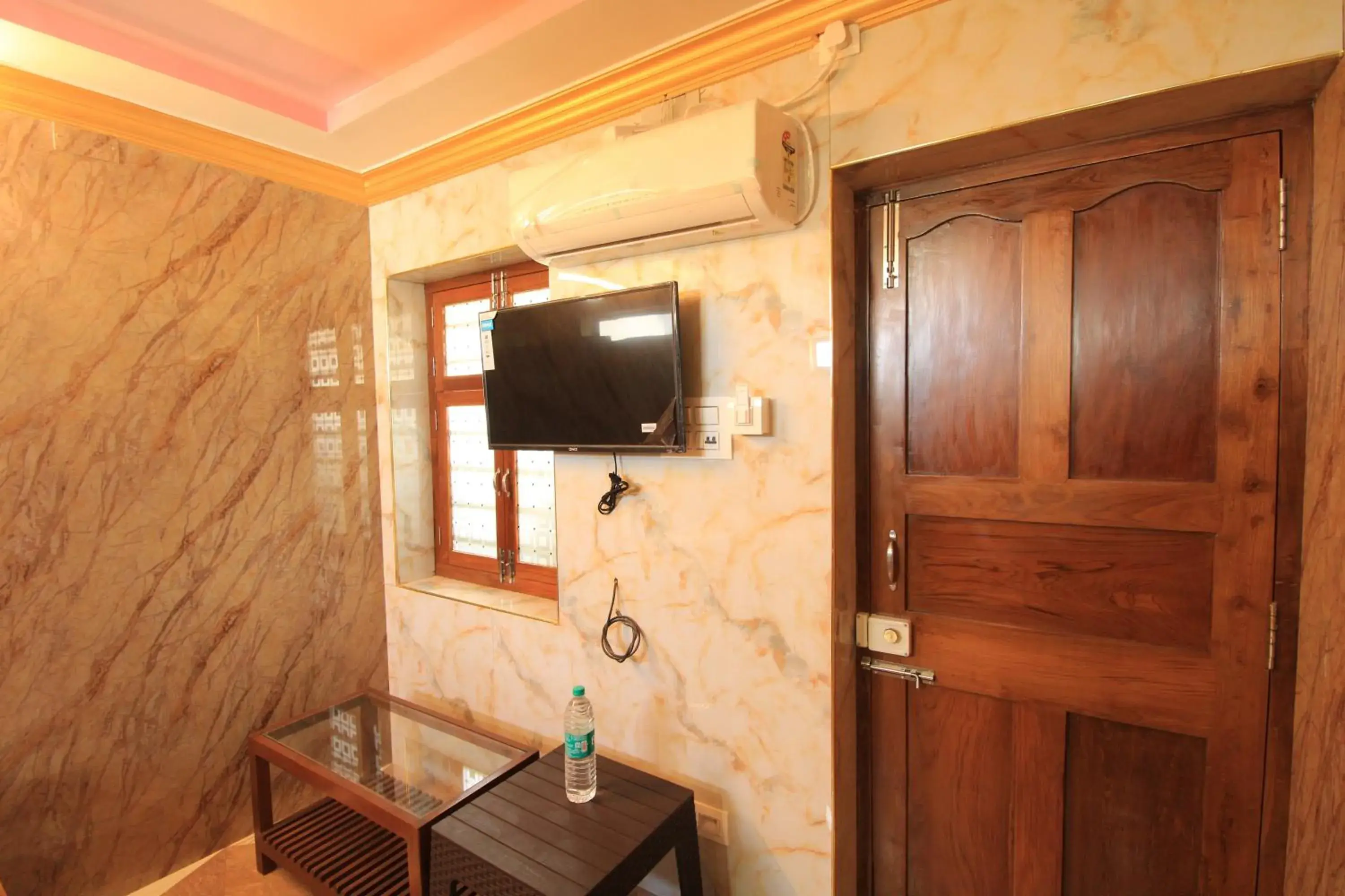 TV and multimedia in French Breeze Residency TV and multimedia in French Breeze Residency