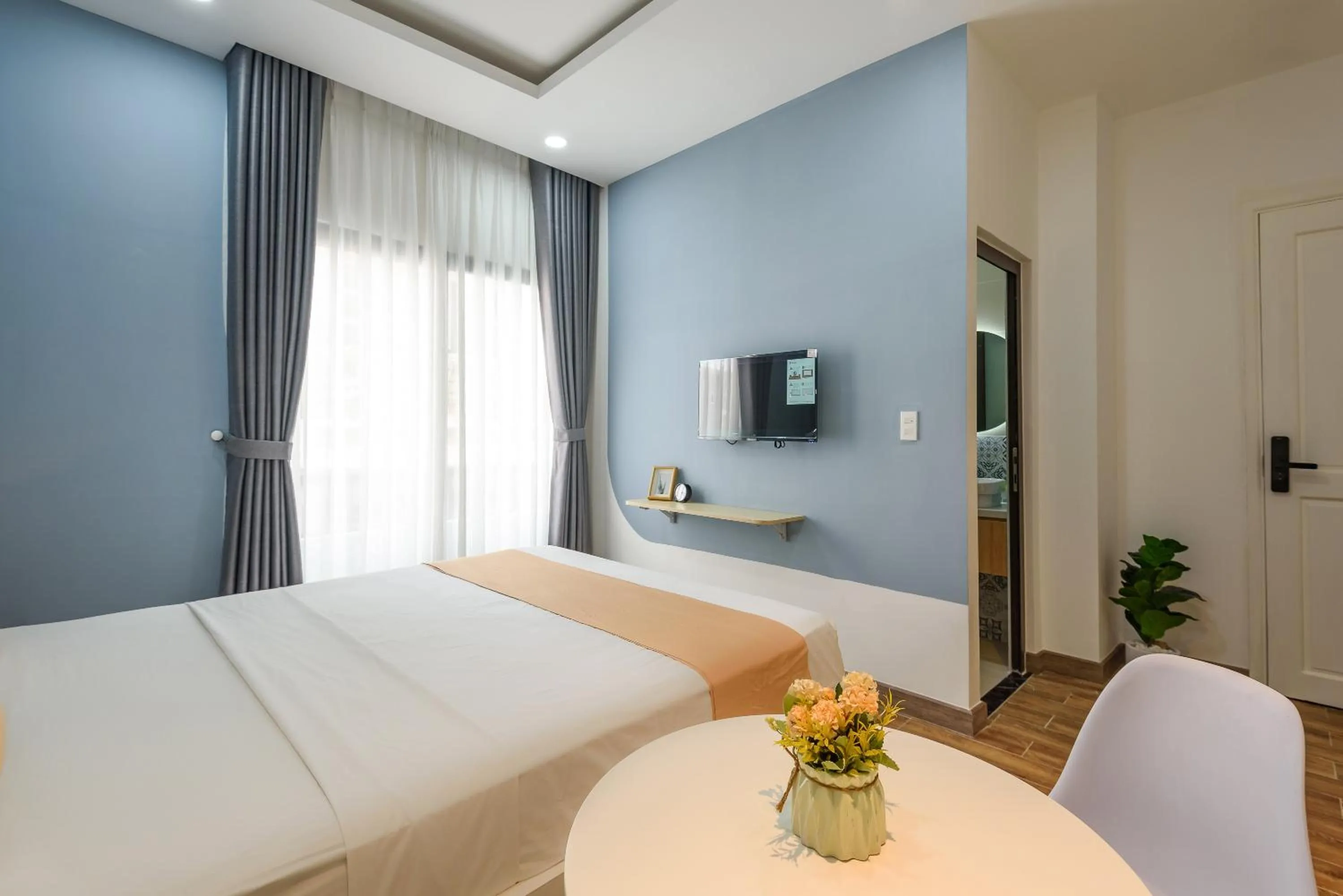 Photo of the whole room, Bed in Cozrum Homes - Summer's House