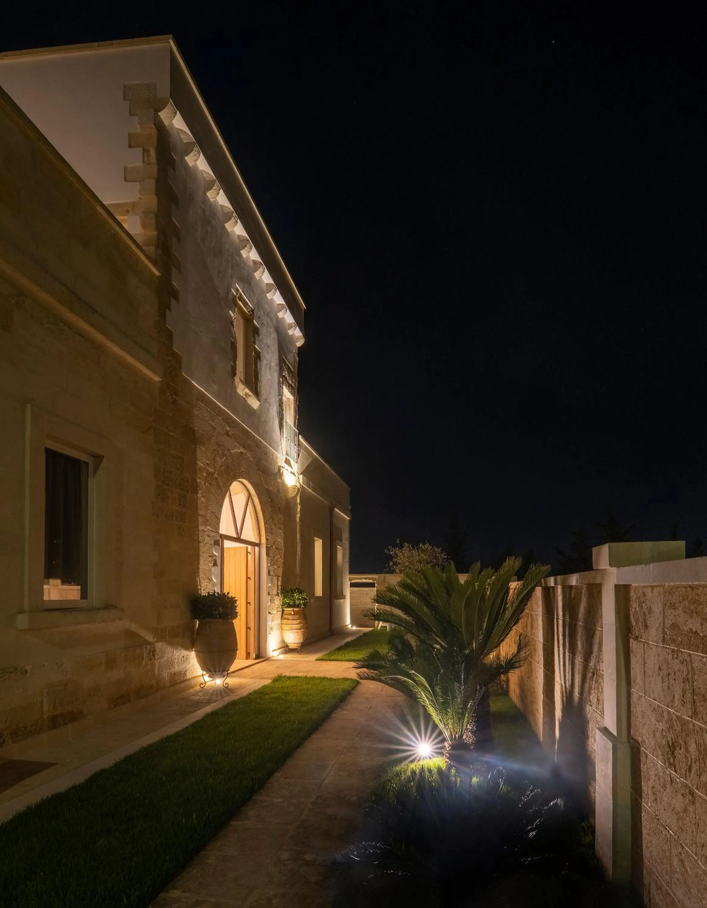 Property building in Dimora Oru