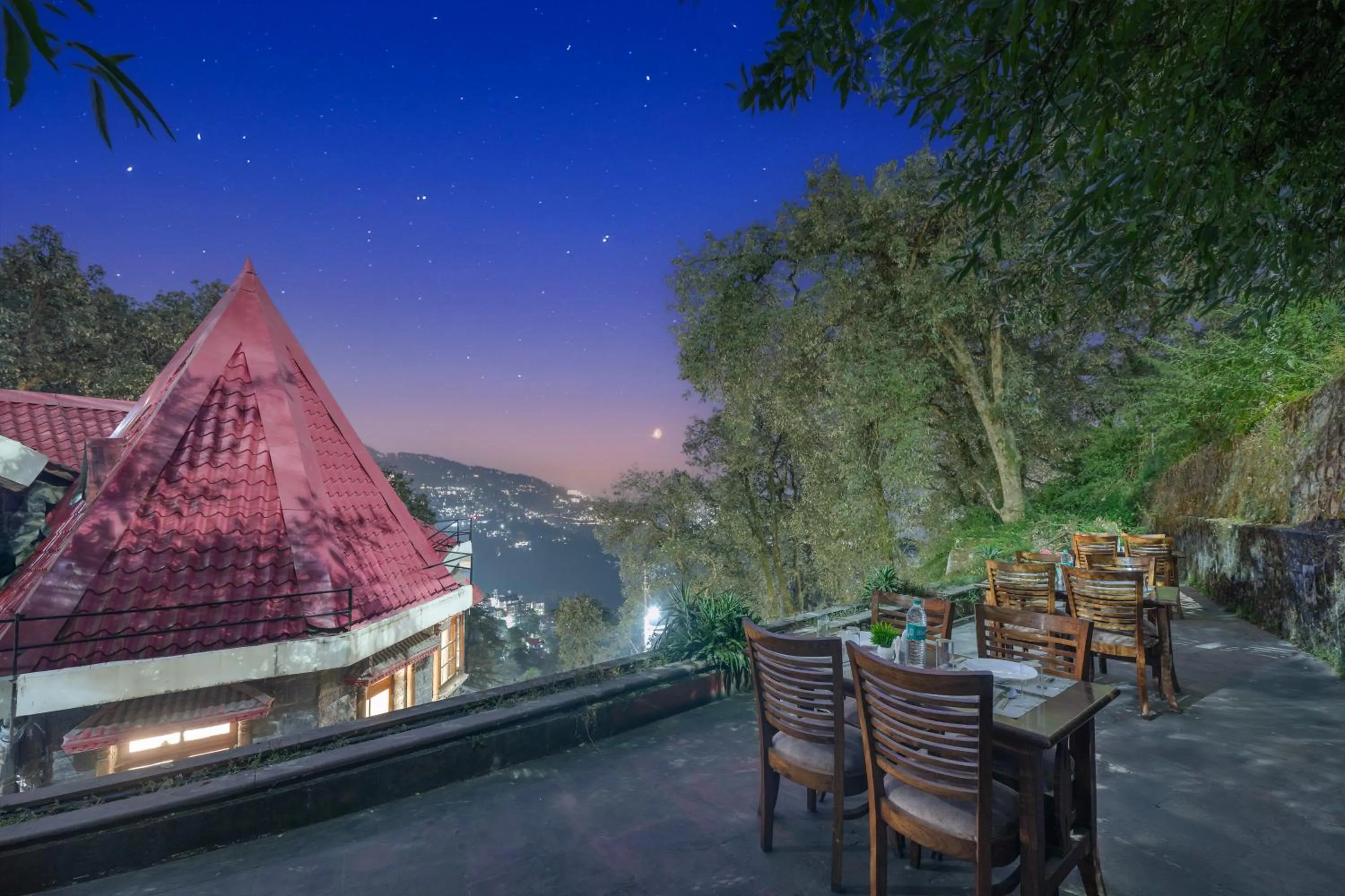 Mountain view in Wingait Inn - Hotel Near Mall Road