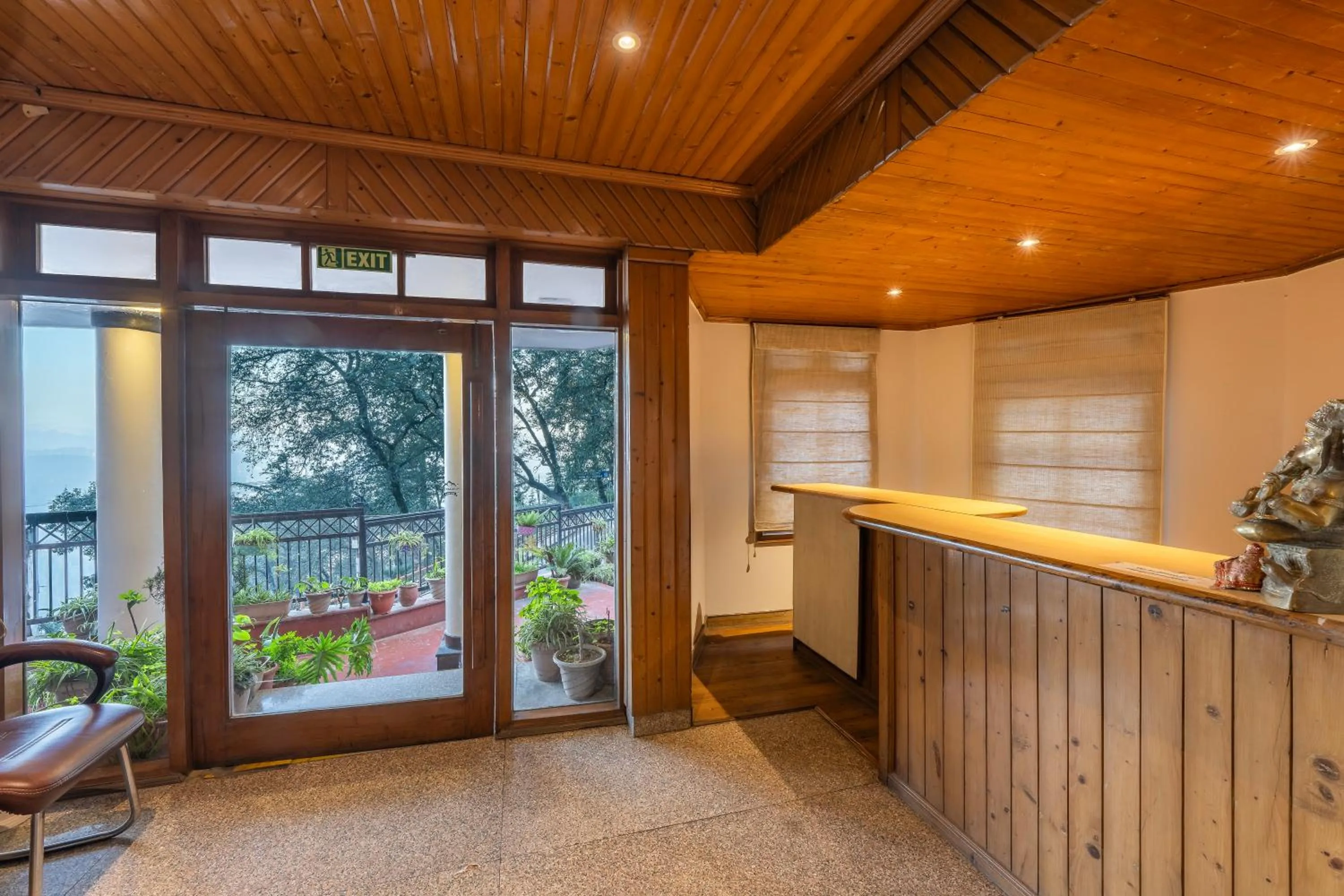 Lobby or reception in Wingait Inn - Hotel Near Mall Road